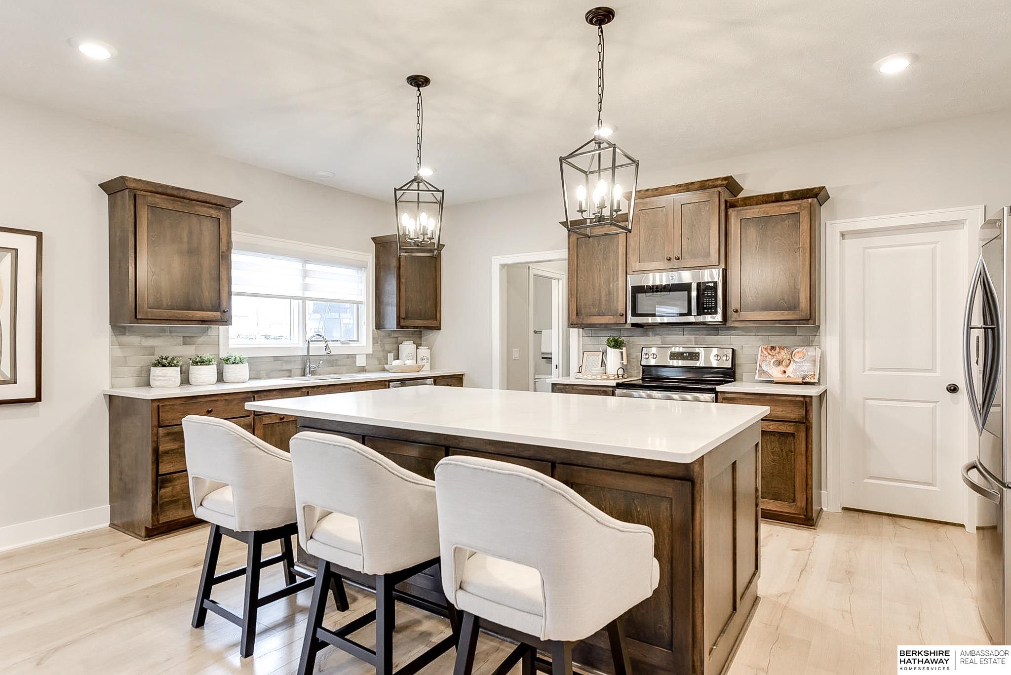 Omaha, Nebraska 68022, United States, 5 Bedrooms Bedrooms, ,3 BathroomsBathrooms,Residential,Pending,2391