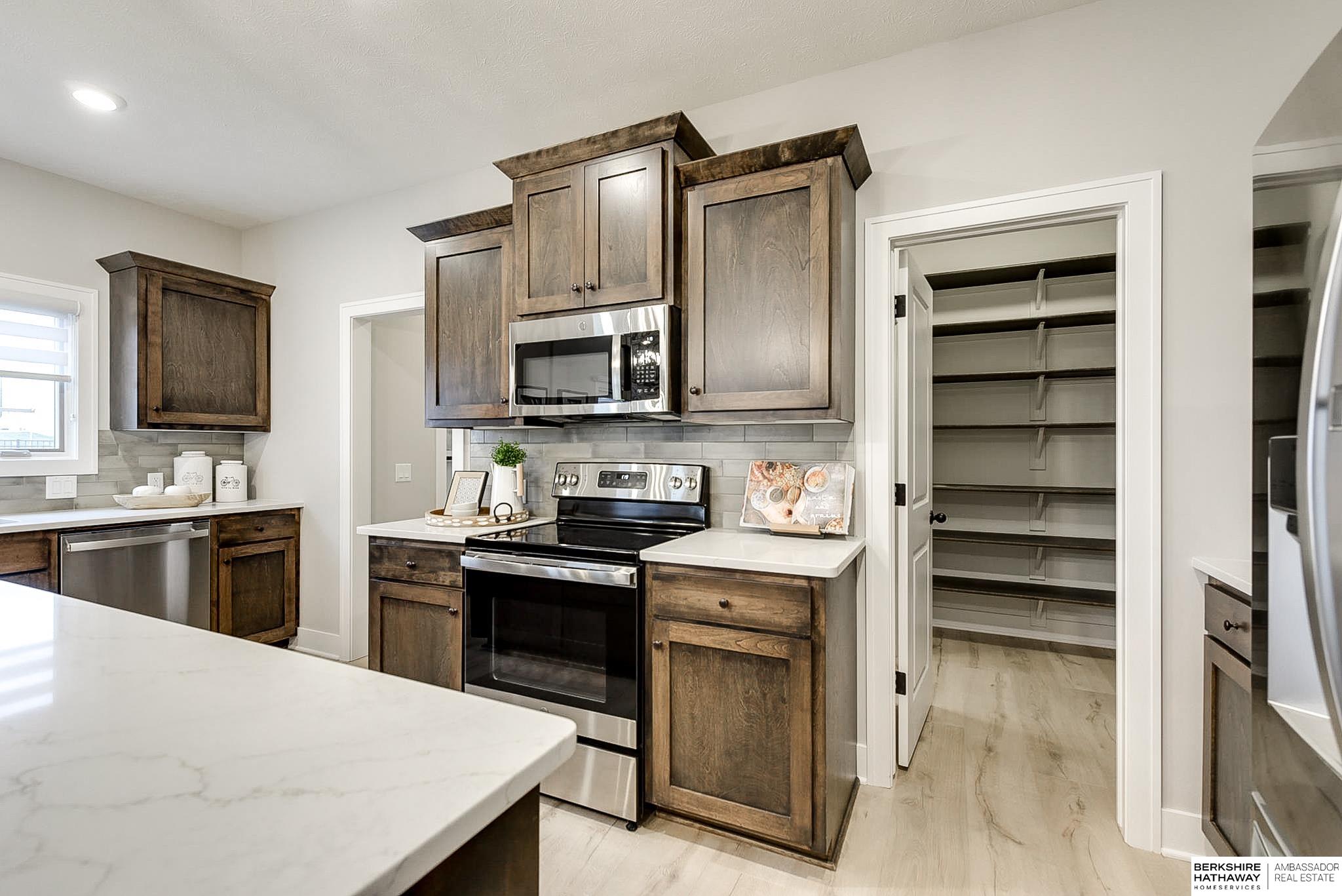 Omaha, Nebraska 68022, United States, 5 Bedrooms Bedrooms, ,3 BathroomsBathrooms,Residential,Pending,2391