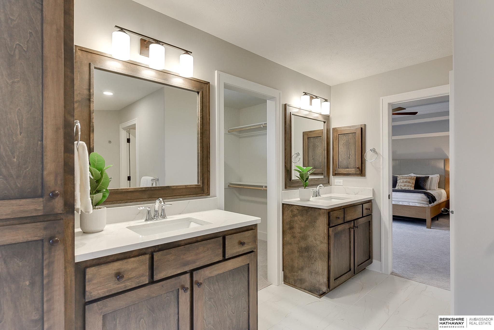 Omaha, Nebraska 68022, United States, 5 Bedrooms Bedrooms, ,3 BathroomsBathrooms,Residential,Pending,2391