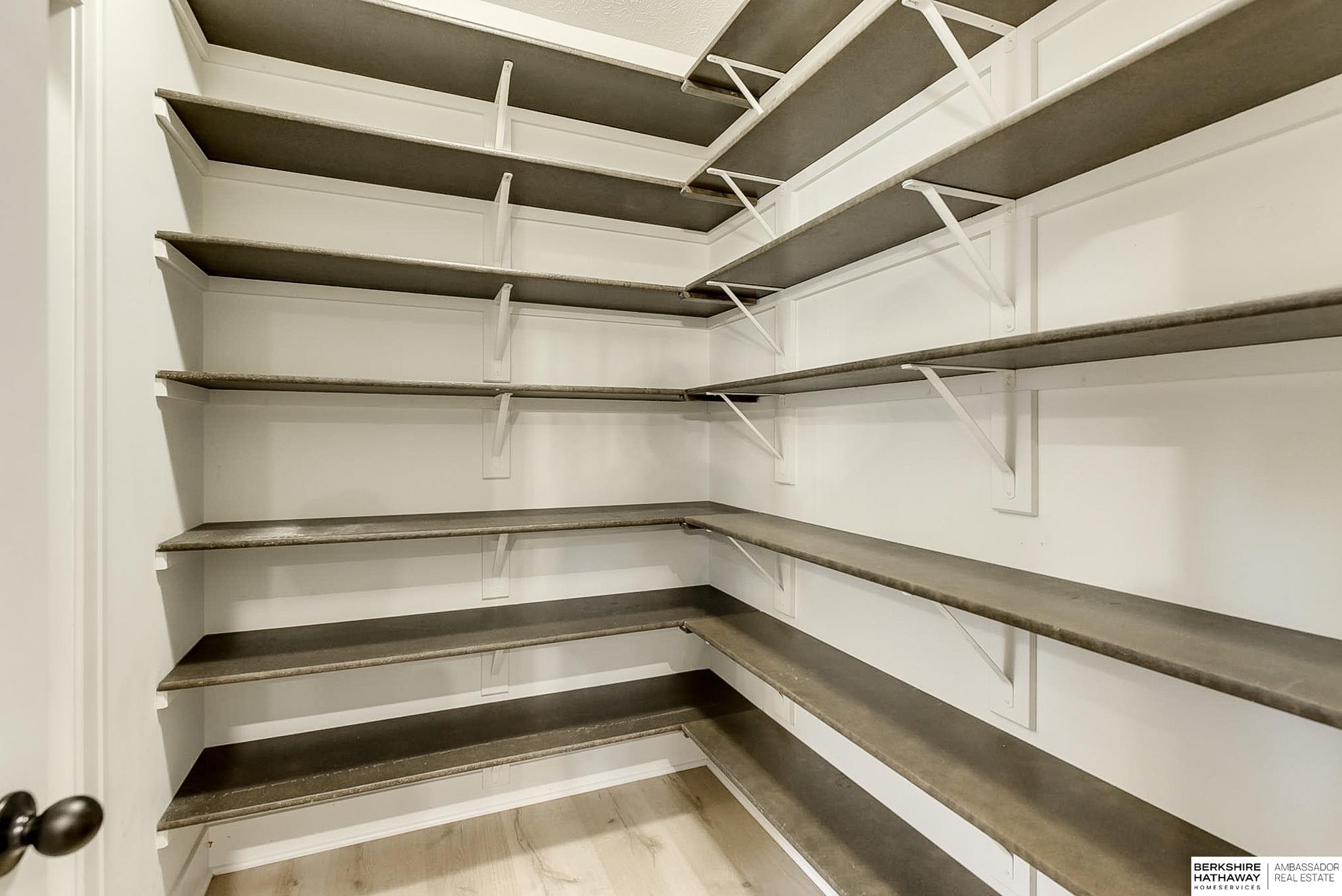 Omaha, Nebraska 68022, United States, 5 Bedrooms Bedrooms, ,3 BathroomsBathrooms,Residential,Pending,2391