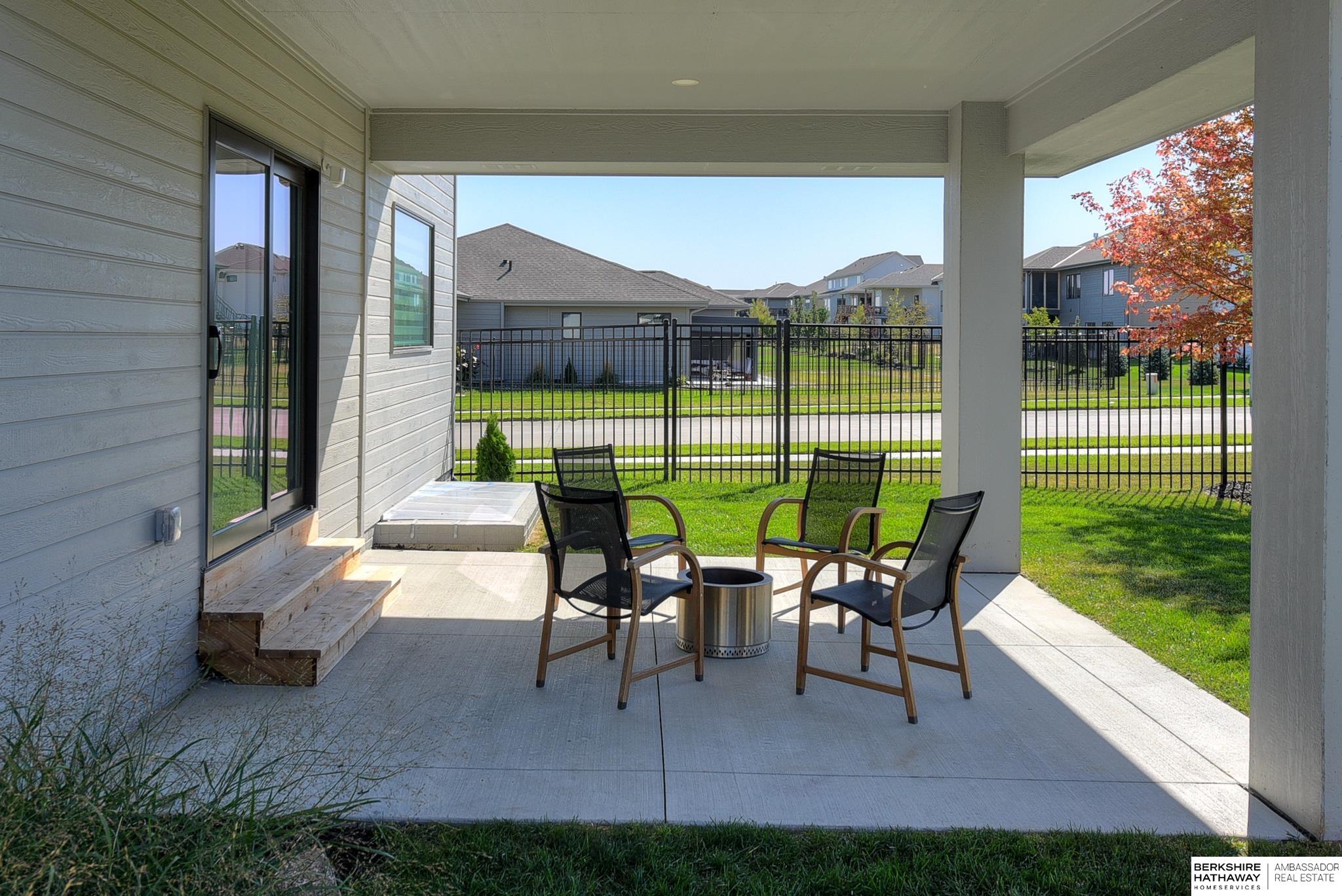 Omaha, Nebraska 68022, United States, 5 Bedrooms Bedrooms, ,3 BathroomsBathrooms,Residential,Pending,2391