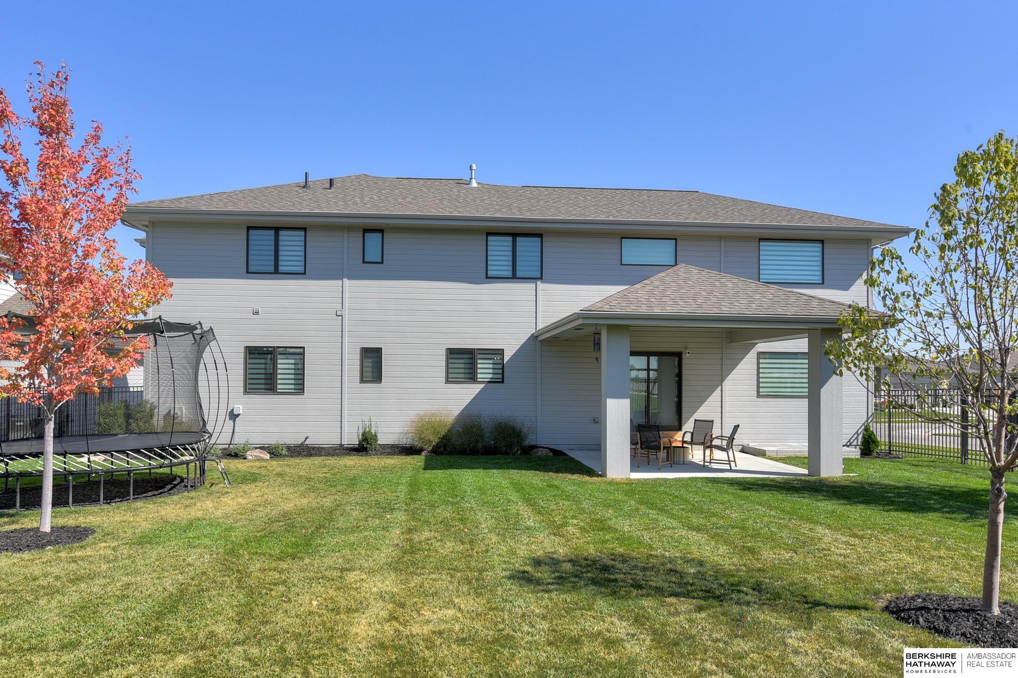 Omaha, Nebraska 68022, United States, 5 Bedrooms Bedrooms, ,3 BathroomsBathrooms,Residential,Pending,2391