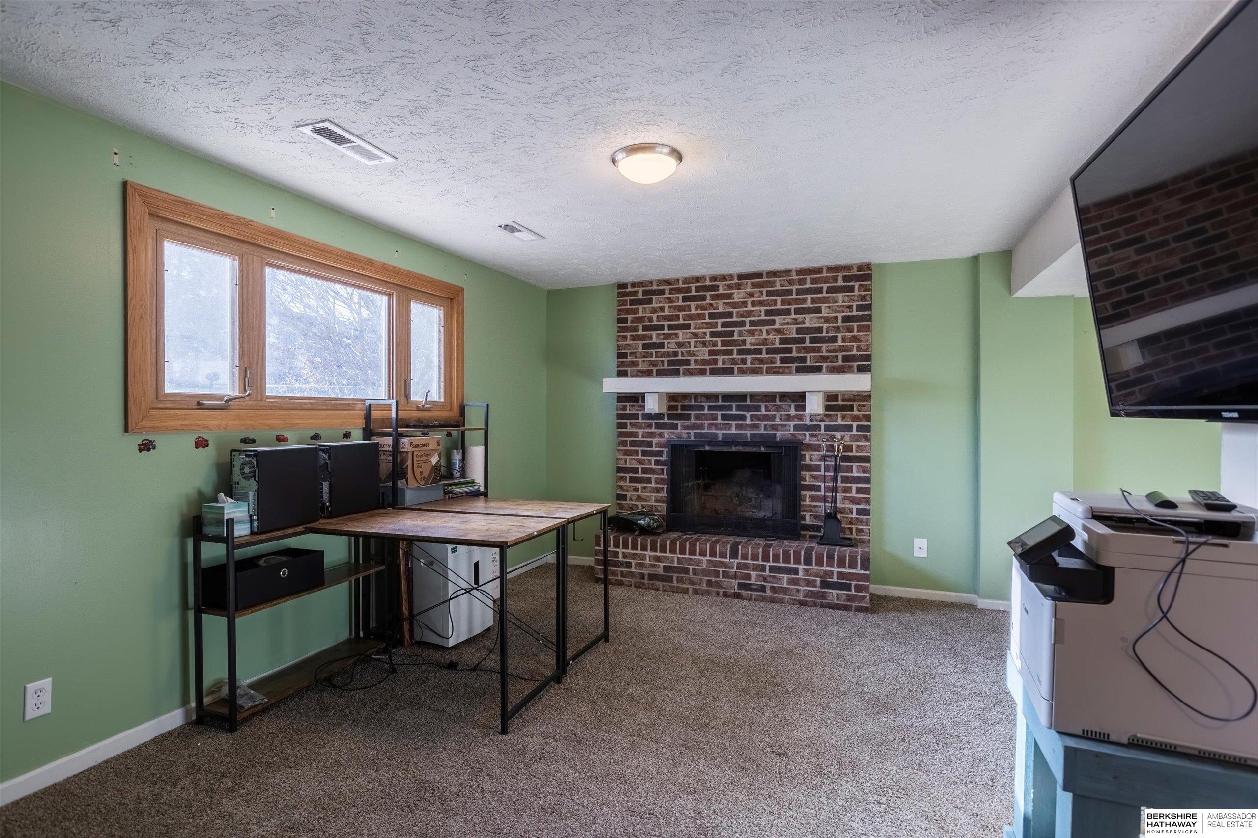 Omaha, Nebraska 68164, United States, 3 Bedrooms Bedrooms, ,3 BathroomsBathrooms,Residential,Pending,85002