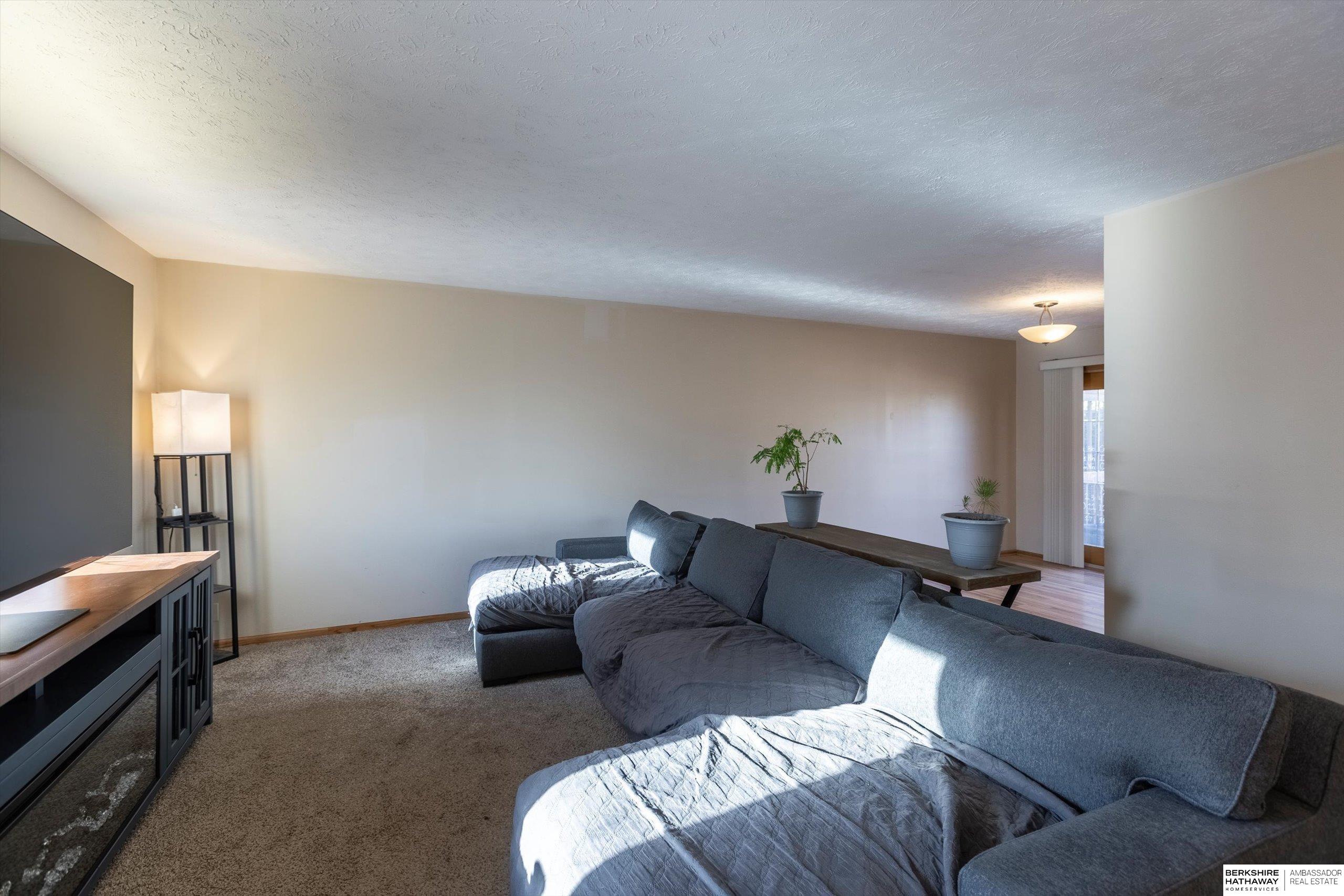 Omaha, Nebraska 68164, United States, 3 Bedrooms Bedrooms, ,3 BathroomsBathrooms,Residential,Pending,85002