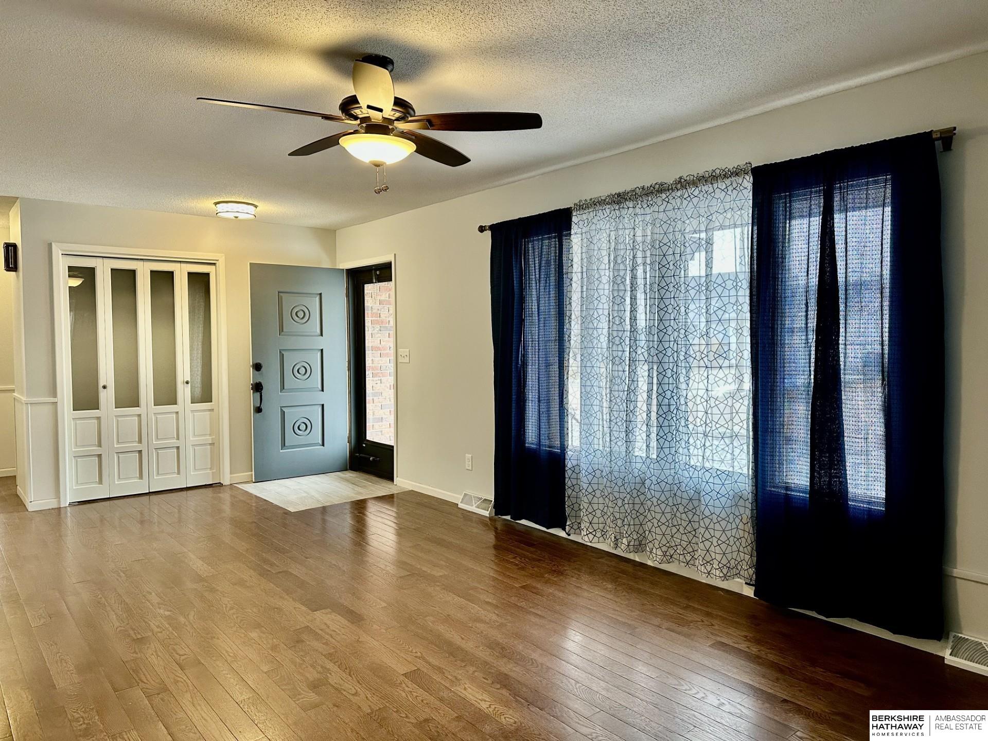 Fremont, Nebraska 68025, United States, 3 Bedrooms Bedrooms, ,2 BathroomsBathrooms,Residential,Pending,36176