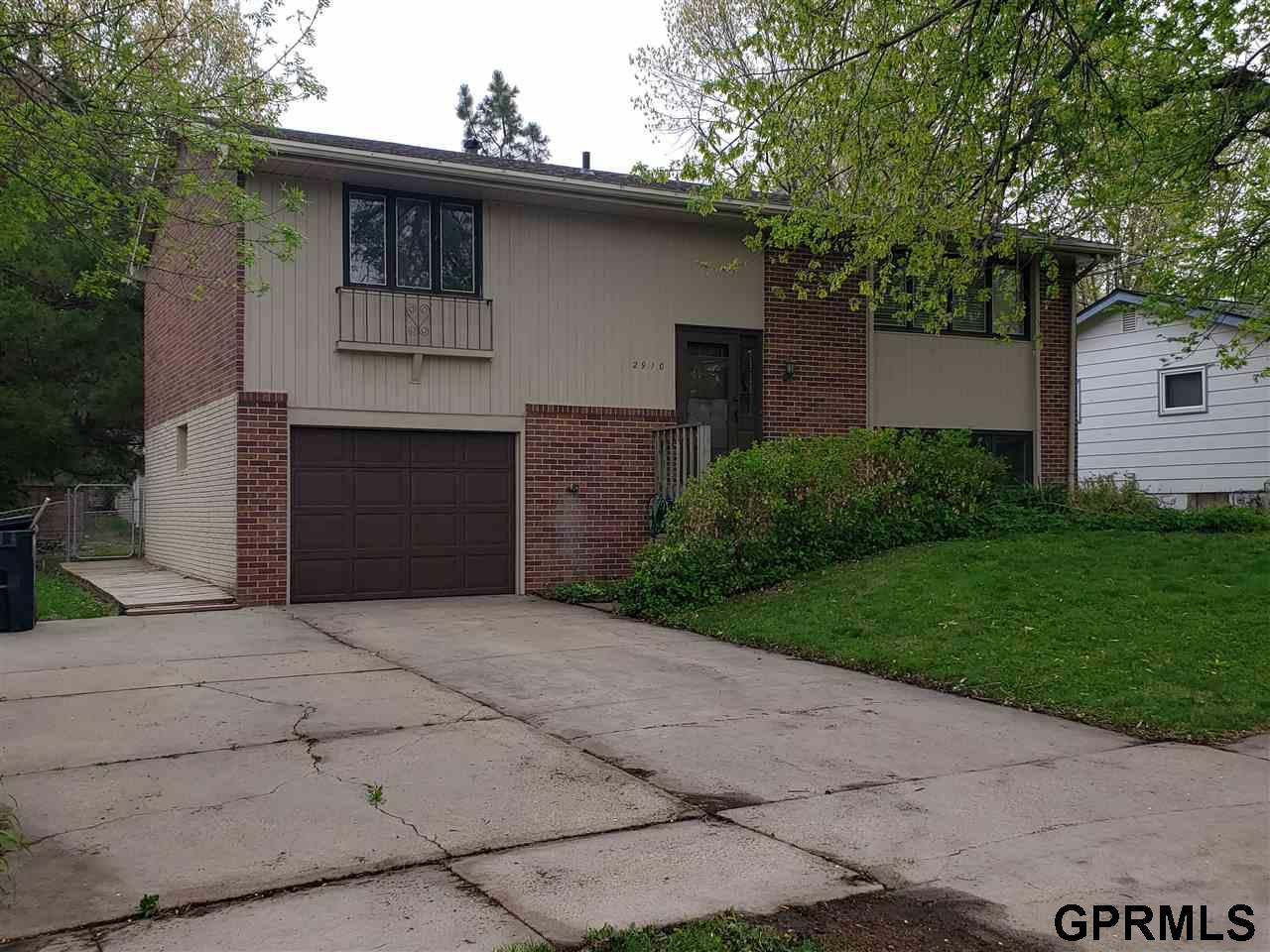 Photo 1 of 19 — 2910 Constable Avenue, Lincoln, NE 68506