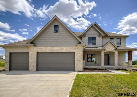 MLS: 22506368