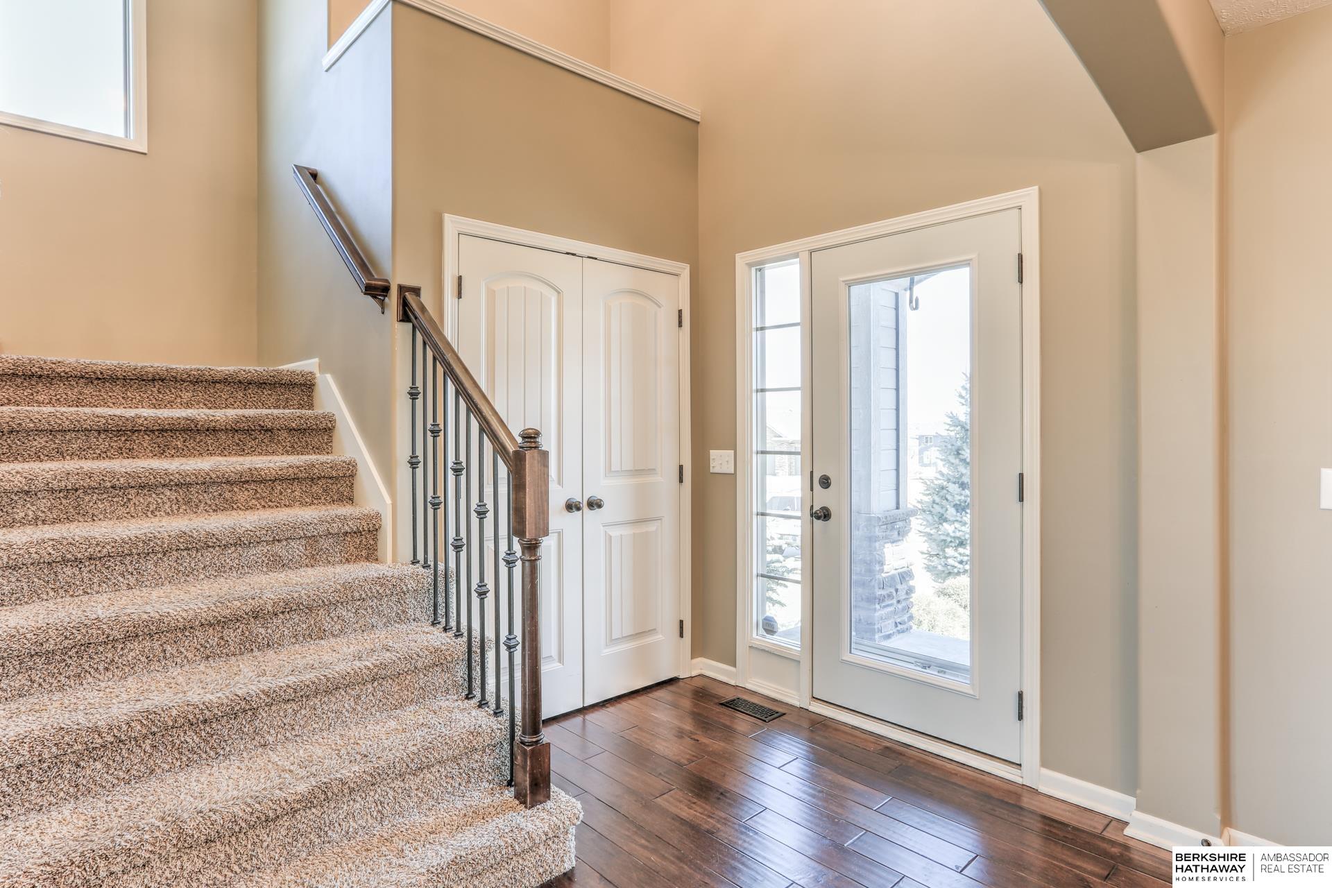 Gretna, Nebraska 68028, United States, 5 Bedrooms Bedrooms, ,3 BathroomsBathrooms,Residential,Pending,85559