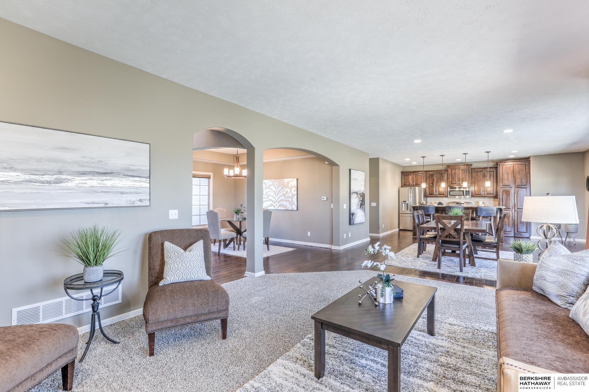 Gretna, Nebraska 68028, United States, 5 Bedrooms Bedrooms, ,3 BathroomsBathrooms,Residential,Pending,85559