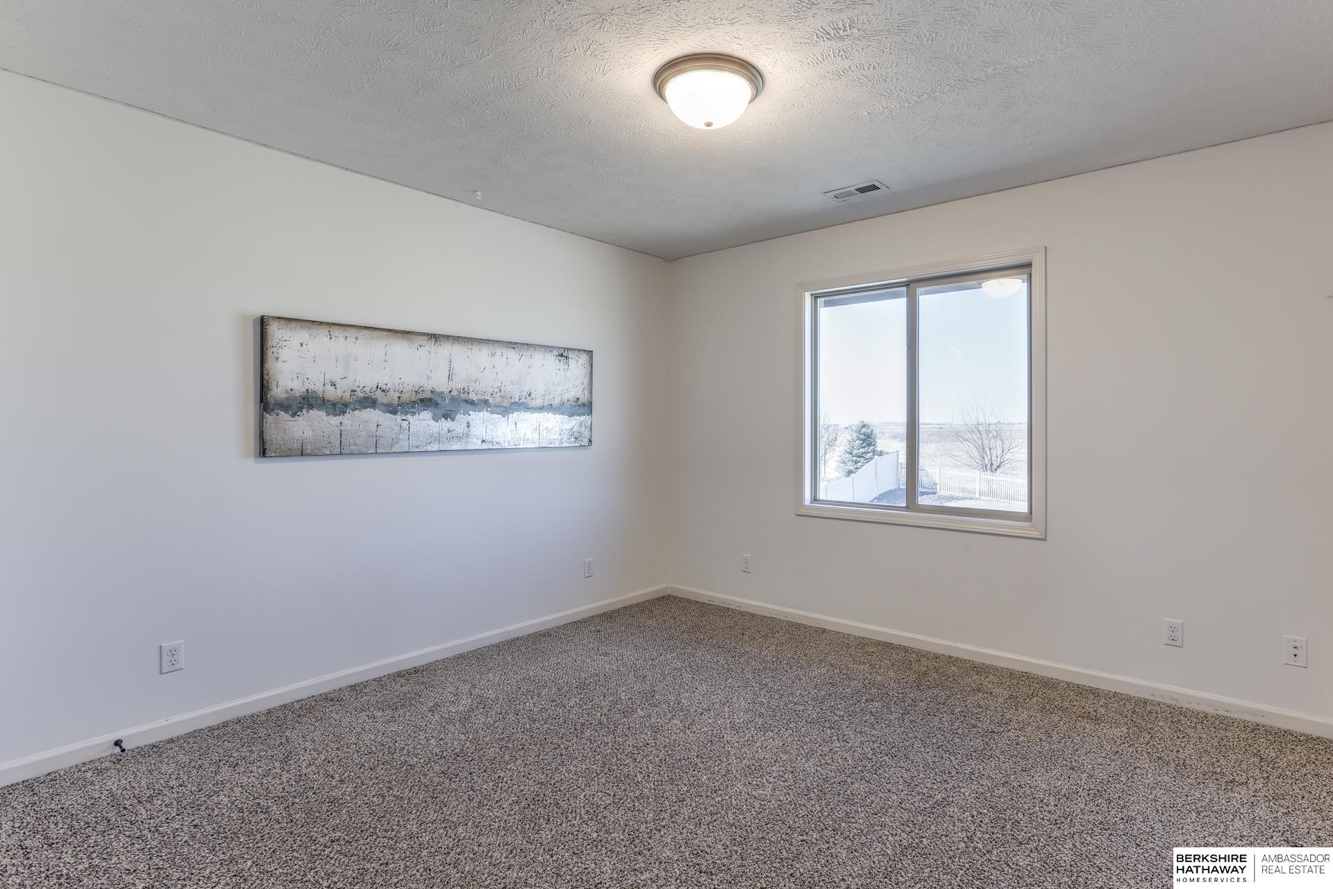 Gretna, Nebraska 68028, United States, 5 Bedrooms Bedrooms, ,3 BathroomsBathrooms,Residential,Pending,85559