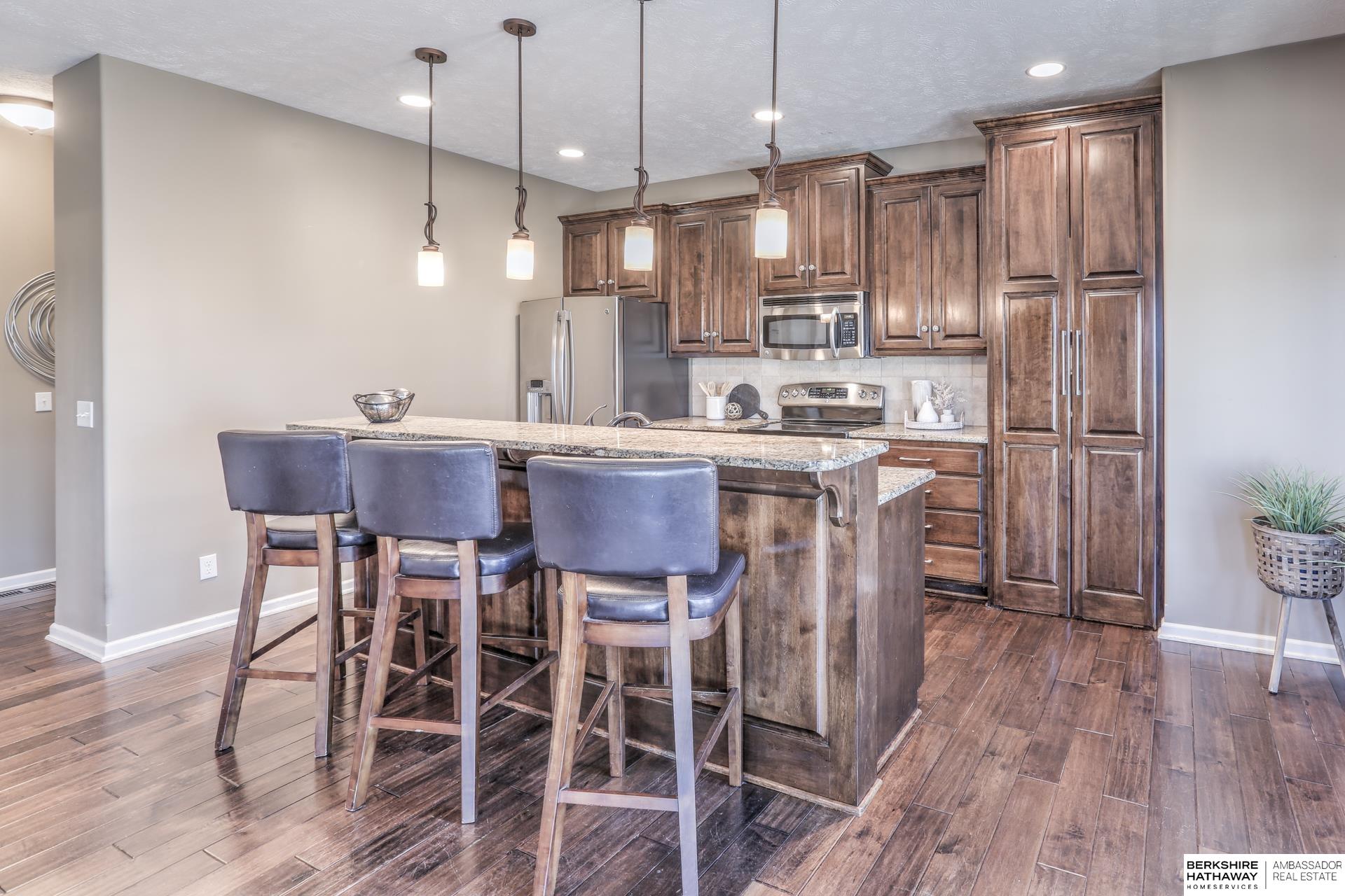 Gretna, Nebraska 68028, United States, 5 Bedrooms Bedrooms, ,3 BathroomsBathrooms,Residential,Pending,85559