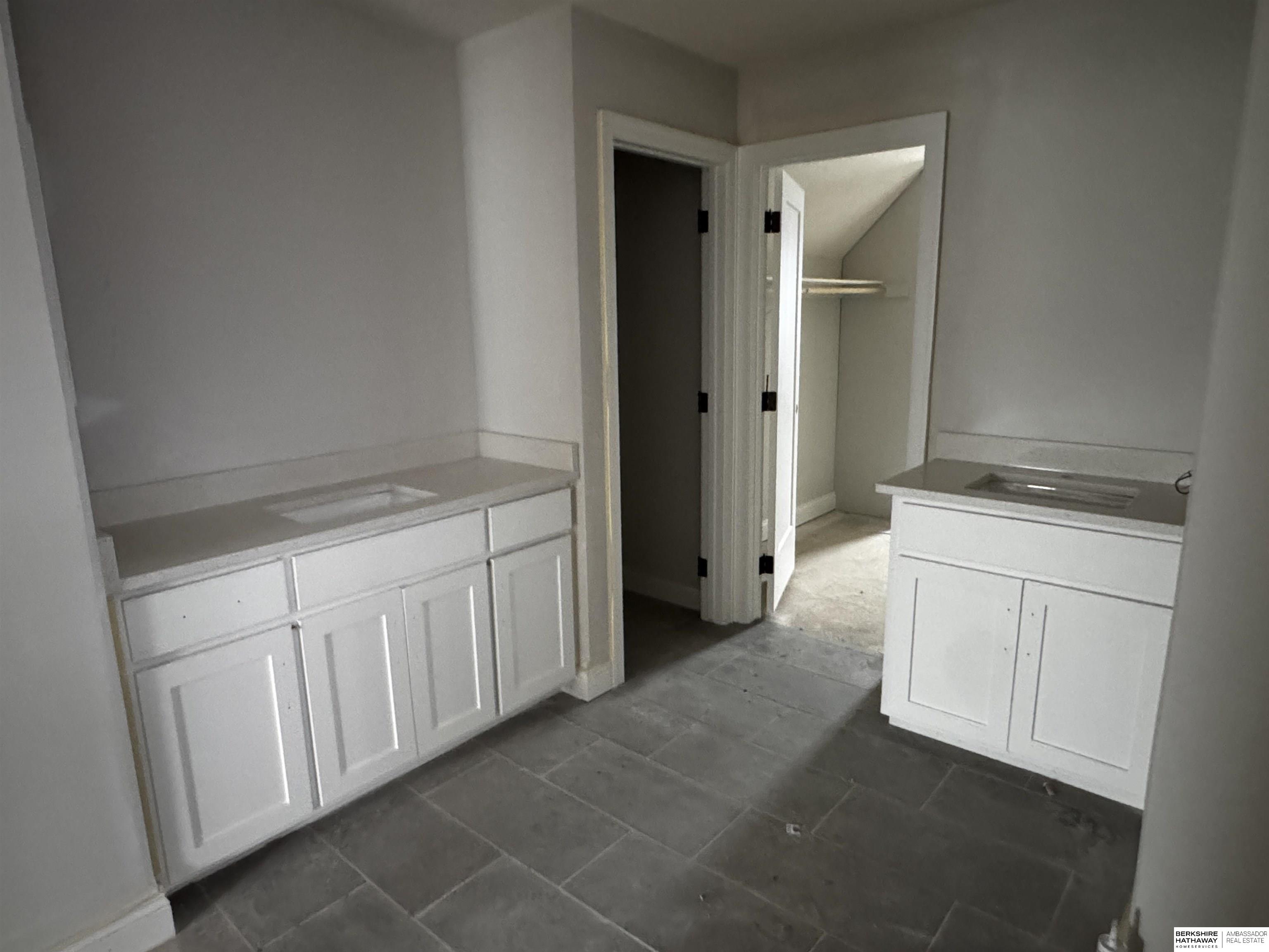 Papillion, Nebraska 68046, United States, 5 Bedrooms Bedrooms, ,3 BathroomsBathrooms,Residential,Active,83956