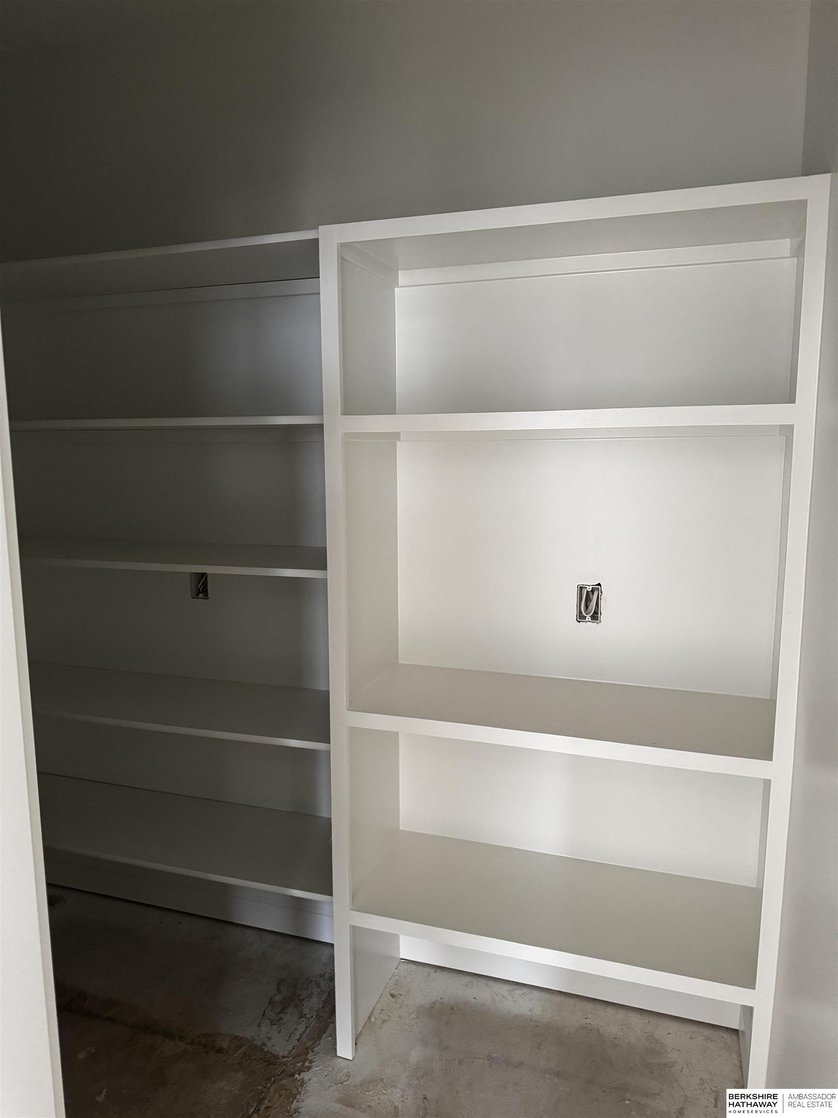 Papillion, Nebraska 68046, United States, 5 Bedrooms Bedrooms, ,3 BathroomsBathrooms,Residential,Active,83956