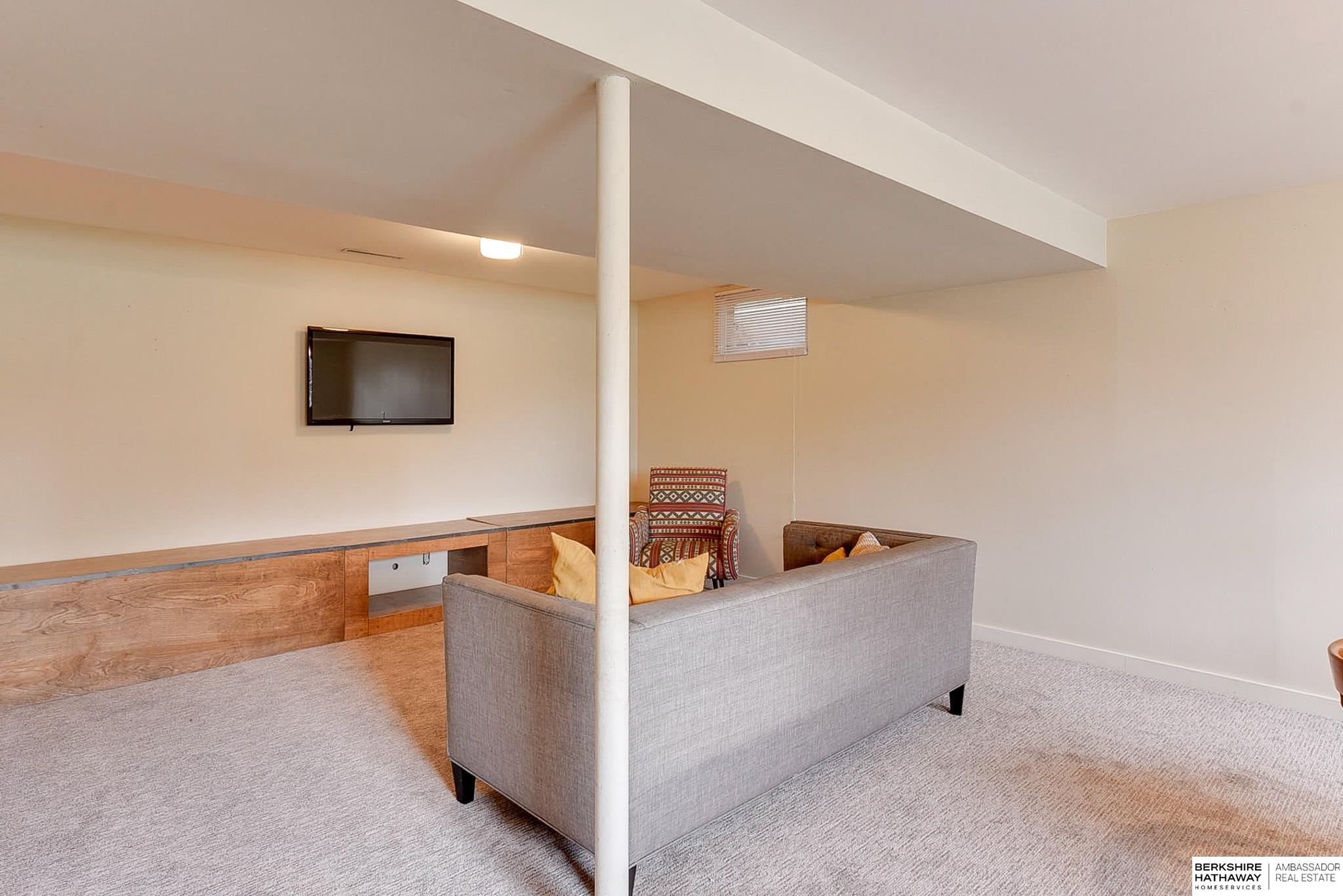 Omaha, Nebraska 68144, United States, 3 Bedrooms Bedrooms, ,3 BathroomsBathrooms,Residential,Pending,111499