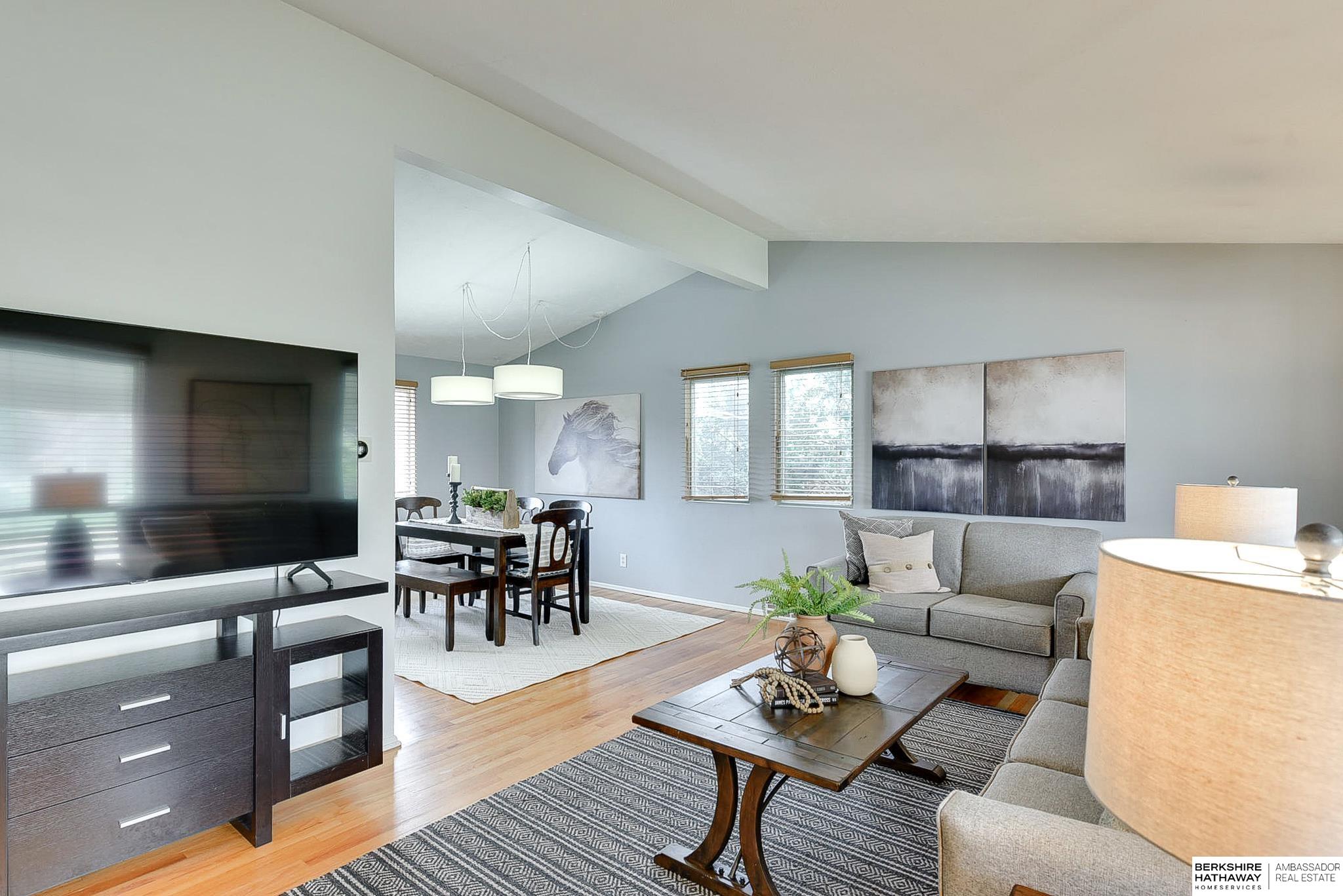 Omaha, Nebraska 68144, United States, 3 Bedrooms Bedrooms, ,3 BathroomsBathrooms,Residential,Pending,111499