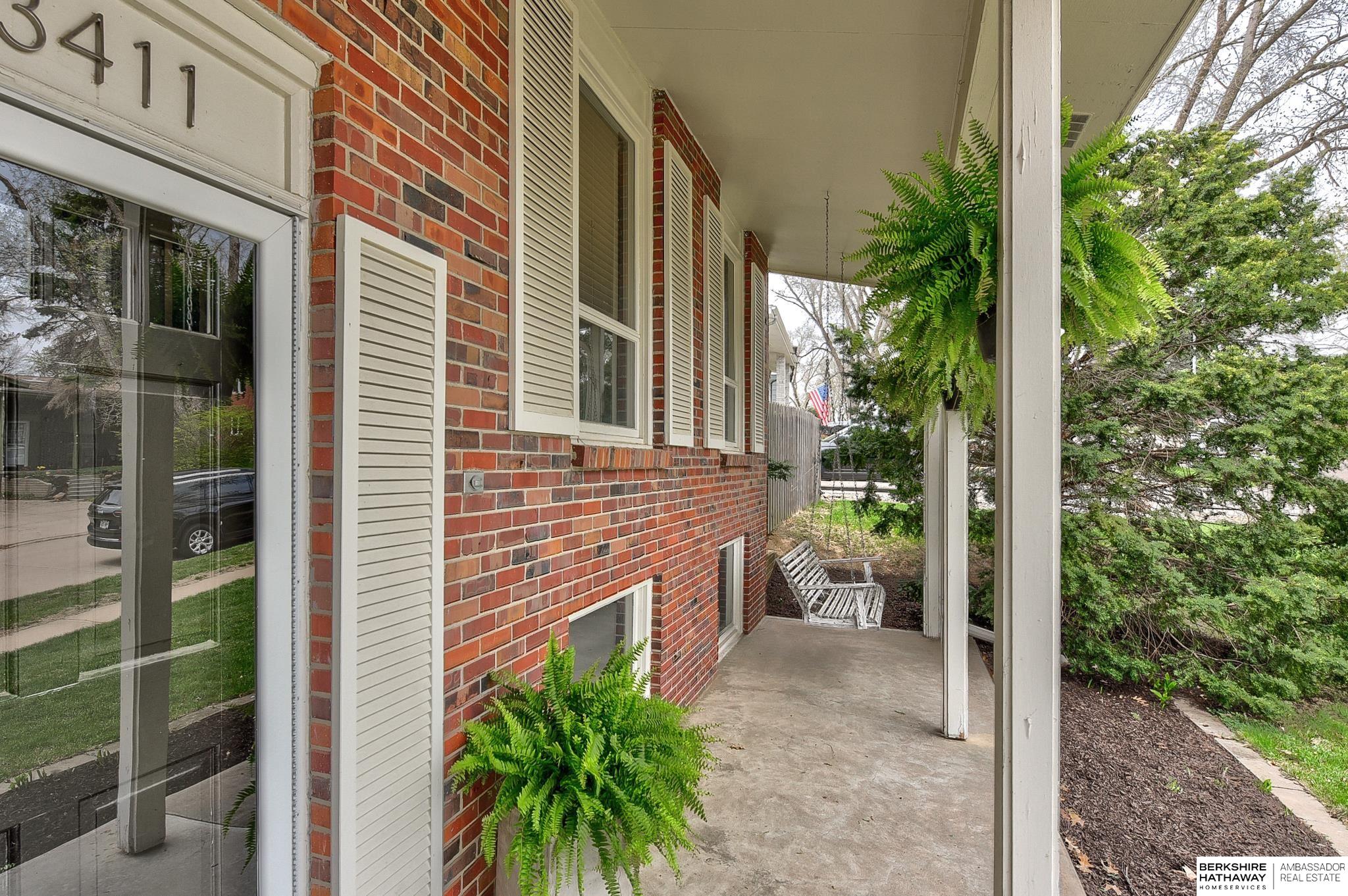 Omaha, Nebraska 68144, United States, 3 Bedrooms Bedrooms, ,3 BathroomsBathrooms,Residential,Pending,111499