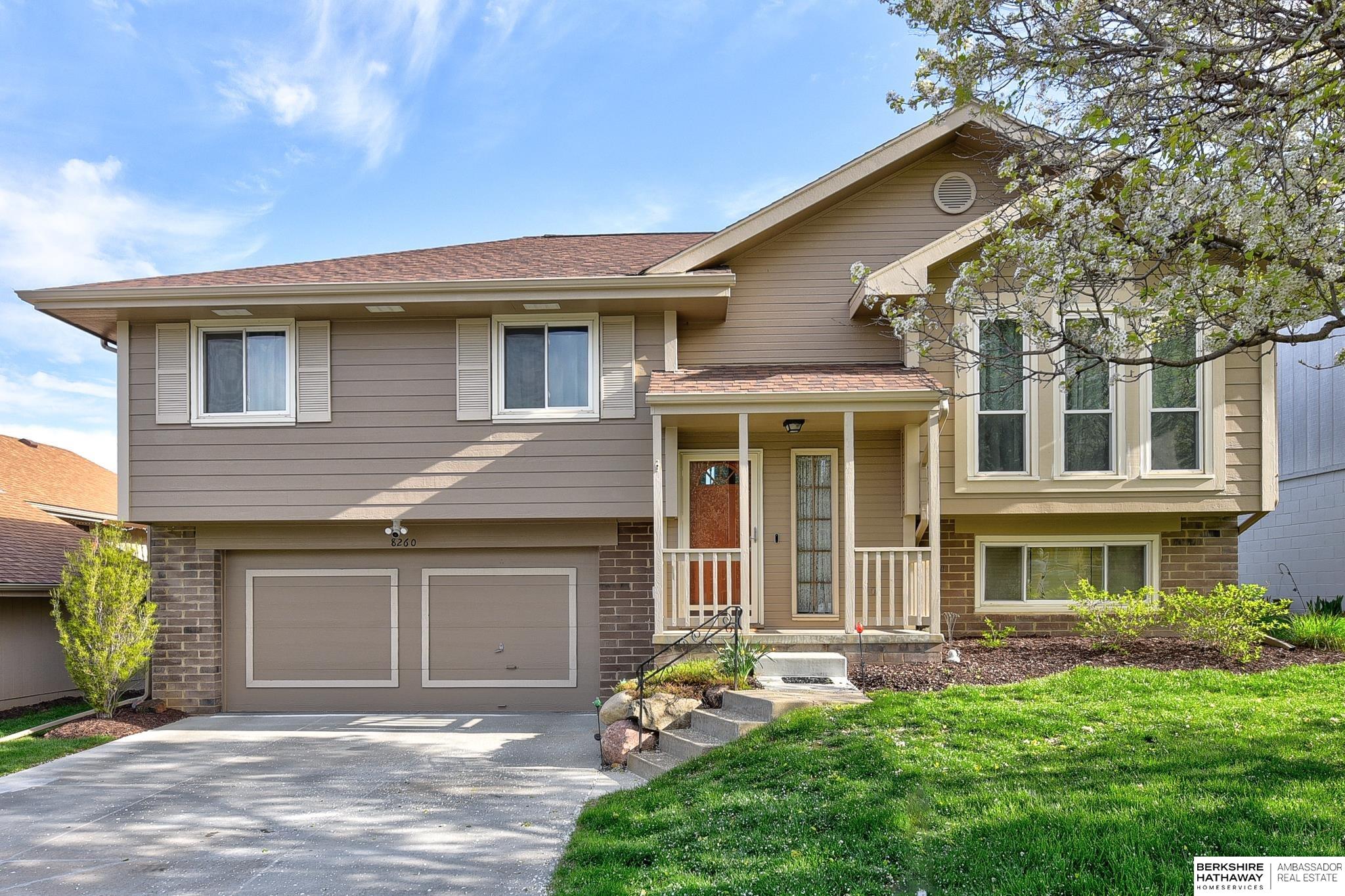 Omaha, Nebraska 68122, United States, 3 Bedrooms Bedrooms, ,3 BathroomsBathrooms,Residential,Pending,114711