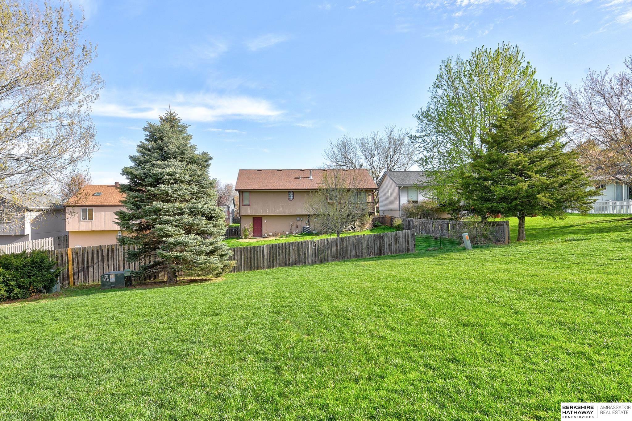 Omaha, Nebraska 68122, United States, 3 Bedrooms Bedrooms, ,3 BathroomsBathrooms,Residential,Pending,114711