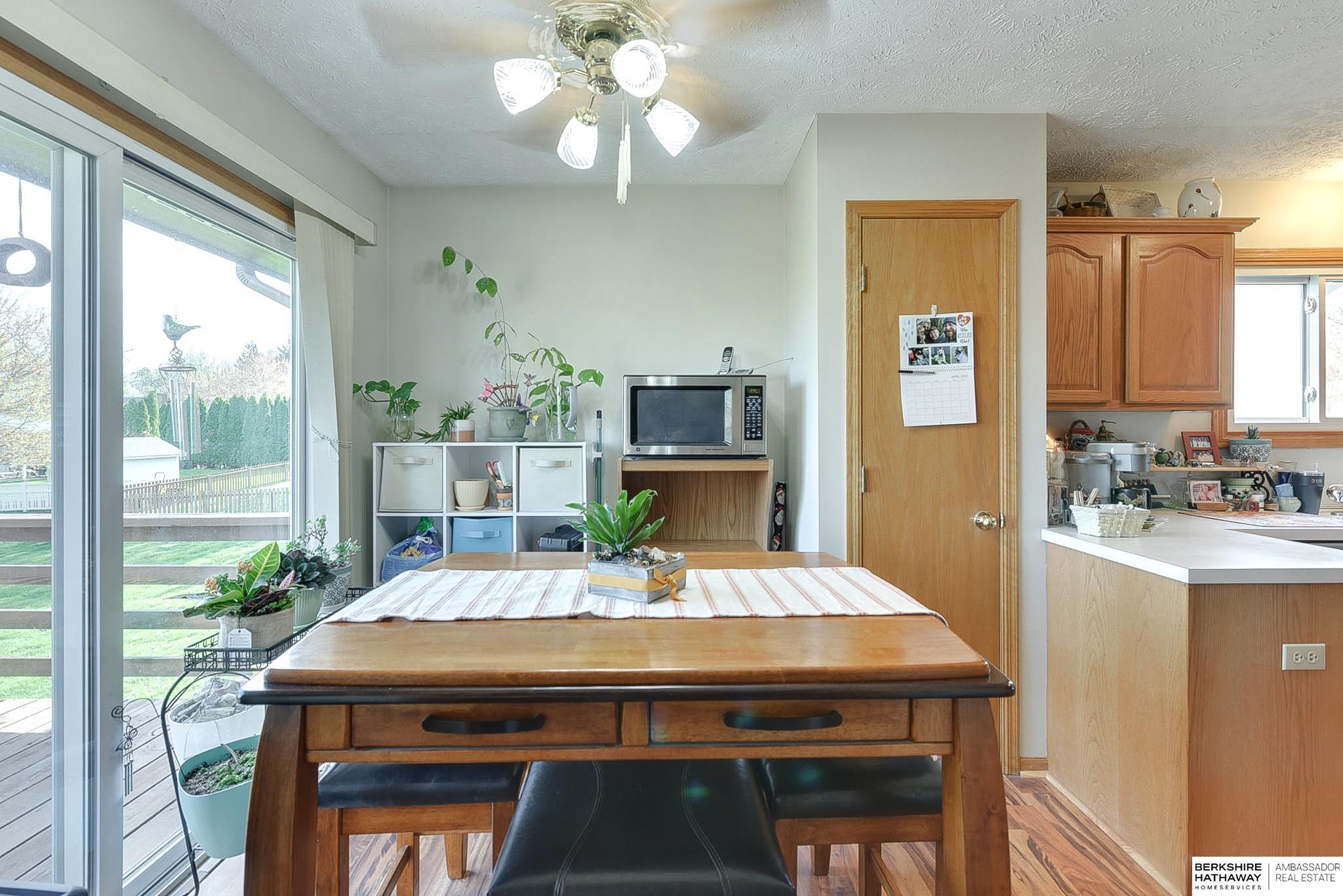 Omaha, Nebraska 68122, United States, 3 Bedrooms Bedrooms, ,3 BathroomsBathrooms,Residential,Pending,114711