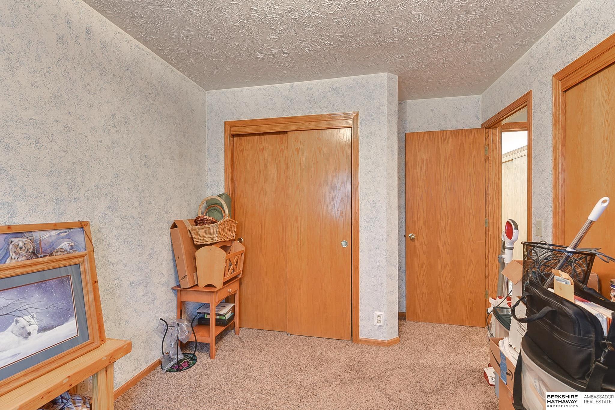 Omaha, Nebraska 68122, United States, 3 Bedrooms Bedrooms, ,3 BathroomsBathrooms,Residential,Pending,114711