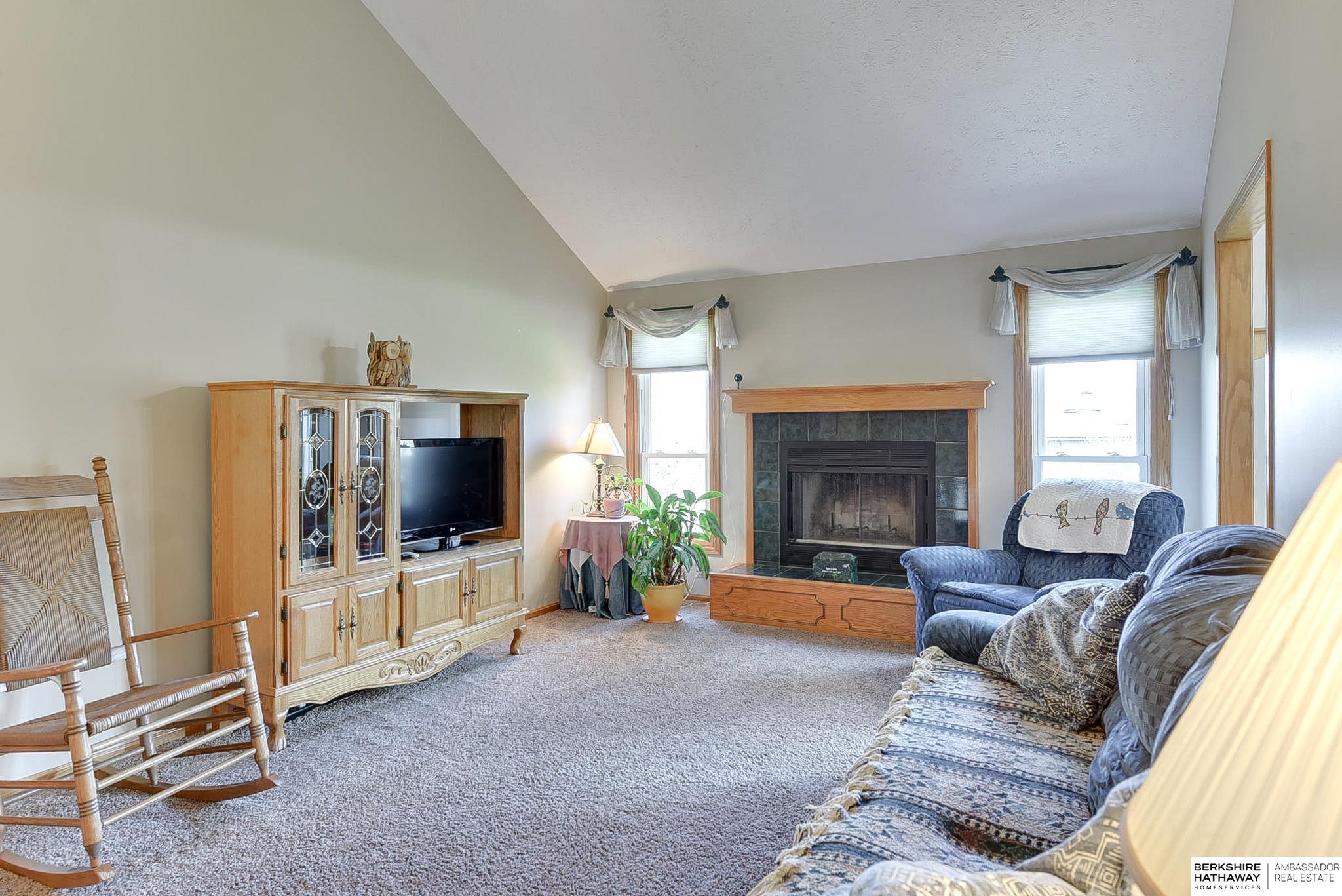 Omaha, Nebraska 68122, United States, 3 Bedrooms Bedrooms, ,3 BathroomsBathrooms,Residential,Pending,114711