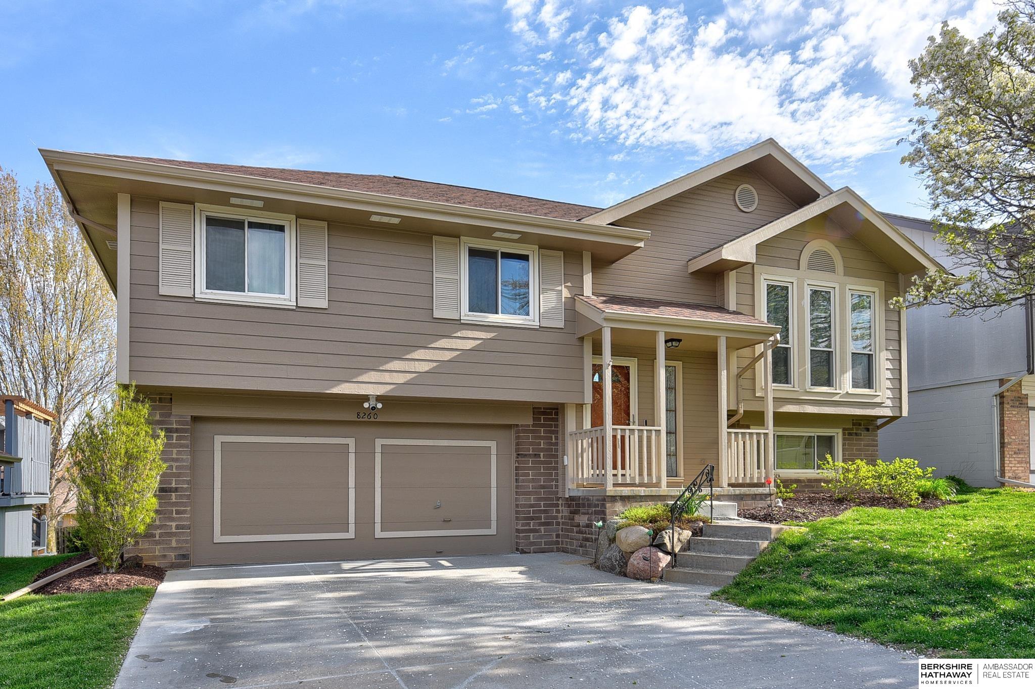 Omaha, Nebraska 68122, United States, 3 Bedrooms Bedrooms, ,3 BathroomsBathrooms,Residential,Pending,114711