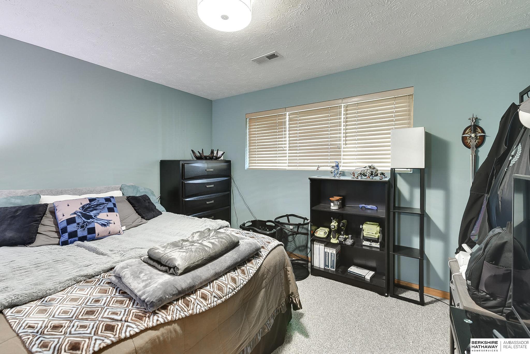 Omaha, Nebraska 68122, United States, 3 Bedrooms Bedrooms, ,3 BathroomsBathrooms,Residential,Pending,114711