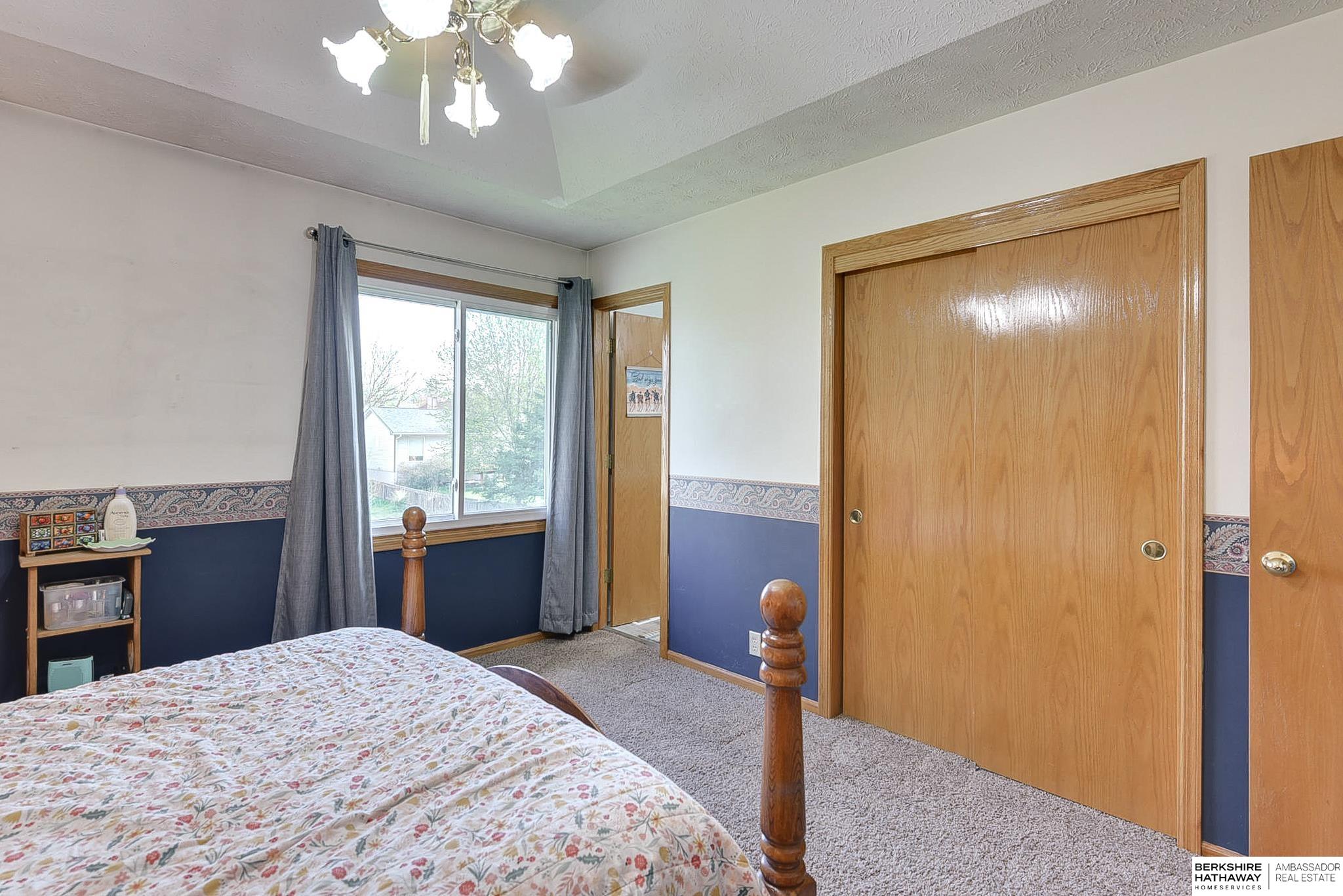 Omaha, Nebraska 68122, United States, 3 Bedrooms Bedrooms, ,3 BathroomsBathrooms,Residential,Pending,114711