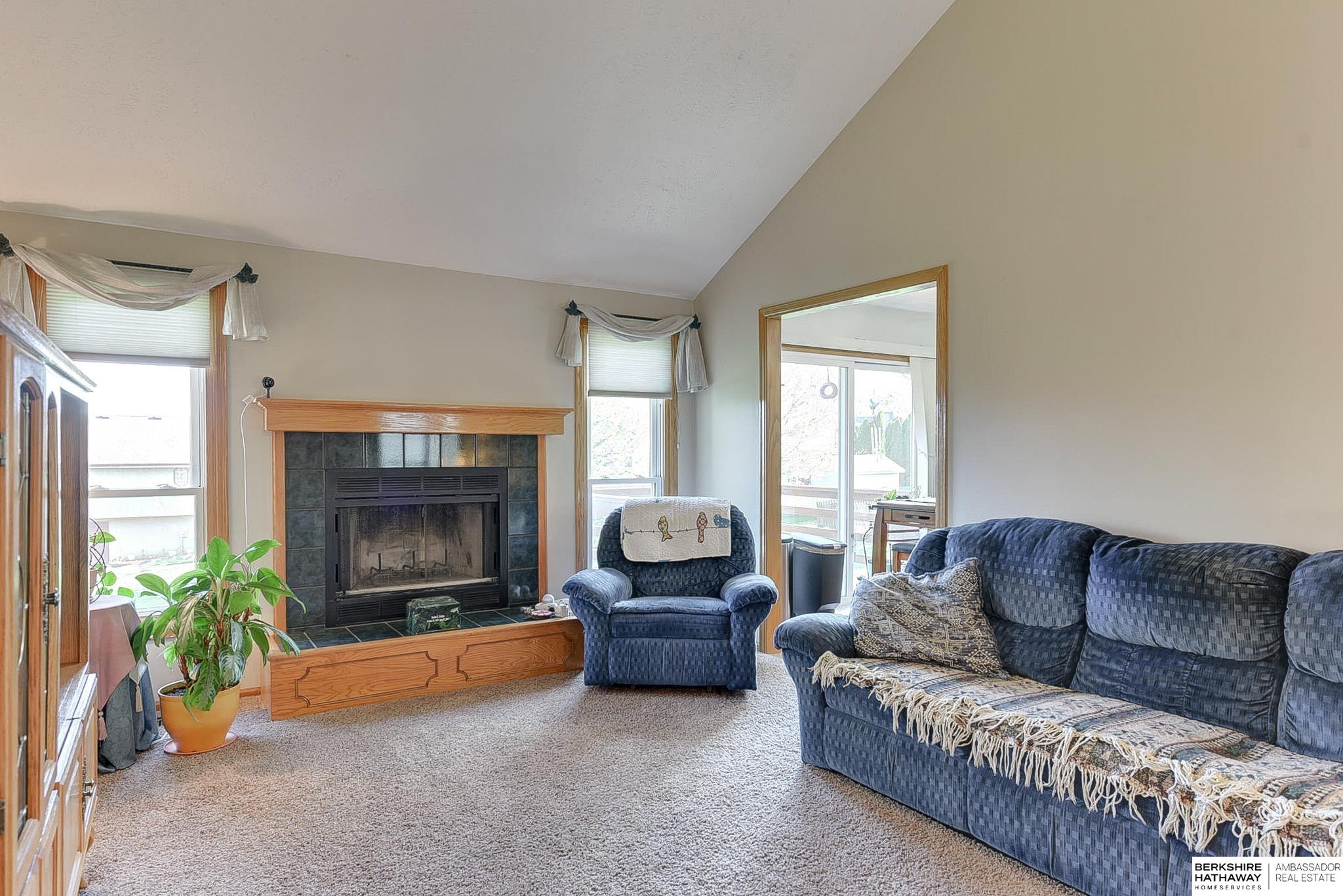 Omaha, Nebraska 68122, United States, 3 Bedrooms Bedrooms, ,3 BathroomsBathrooms,Residential,Pending,114711