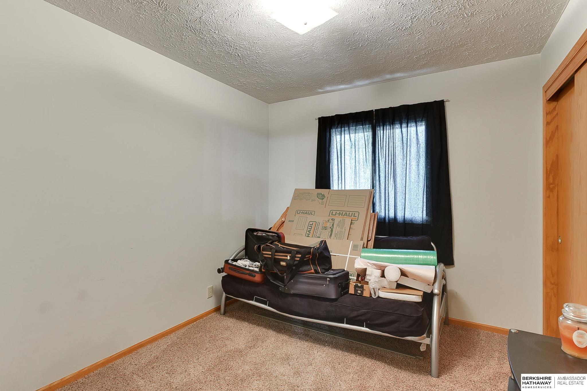 Omaha, Nebraska 68122, United States, 3 Bedrooms Bedrooms, ,3 BathroomsBathrooms,Residential,Pending,114711