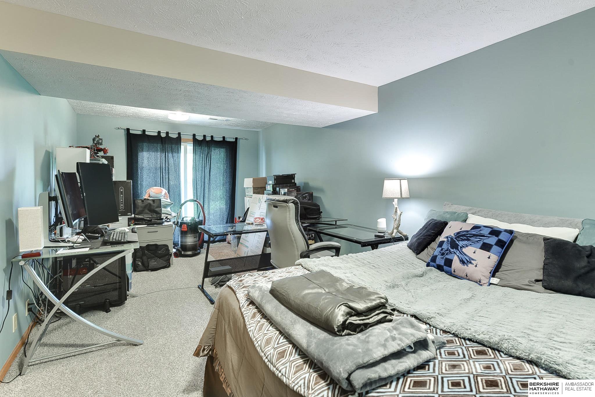 Omaha, Nebraska 68122, United States, 3 Bedrooms Bedrooms, ,3 BathroomsBathrooms,Residential,Pending,114711