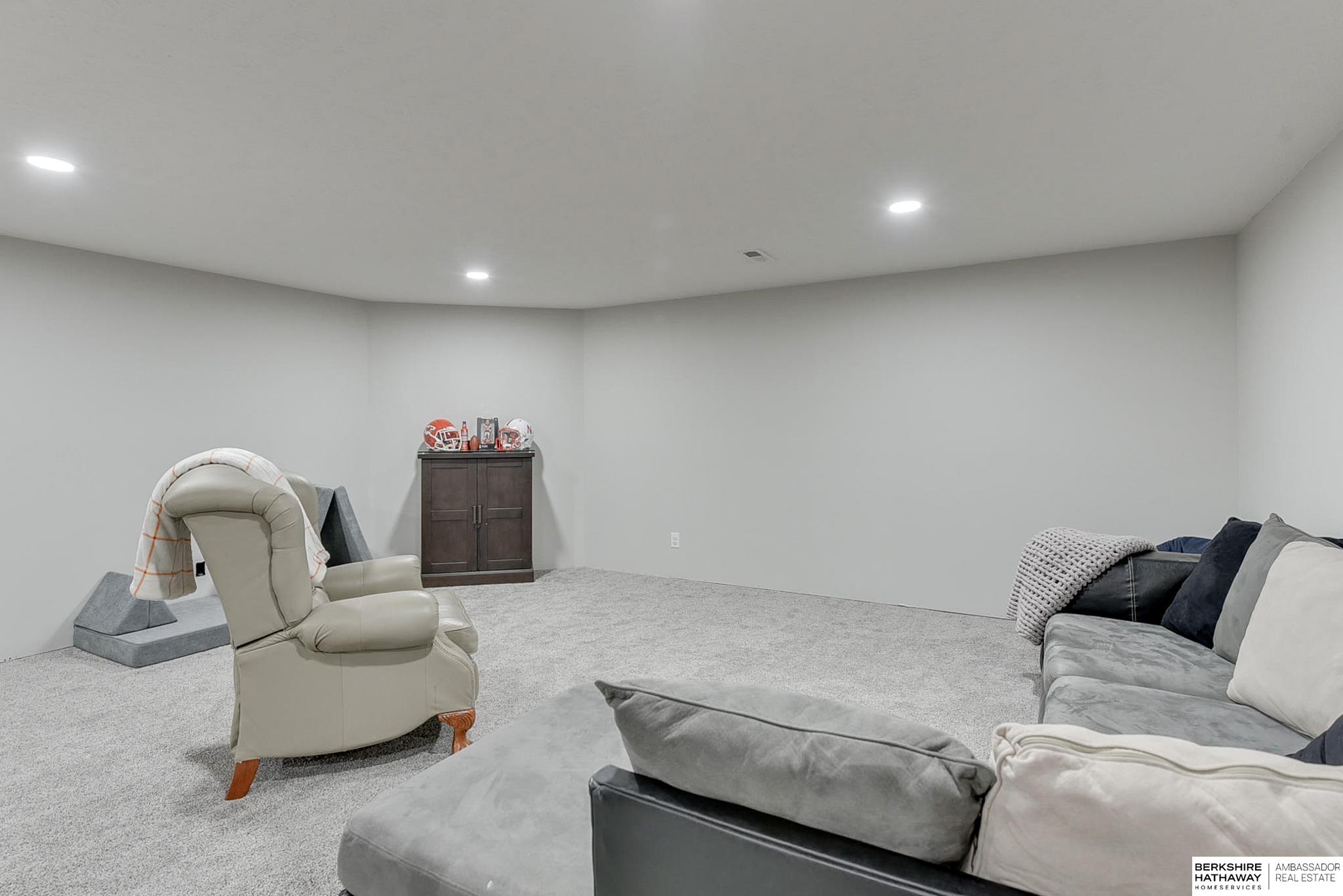 Bennington, Nebraska 68007, United States, 4 Bedrooms Bedrooms, ,1 BathroomBathrooms,Residential,Active,120045