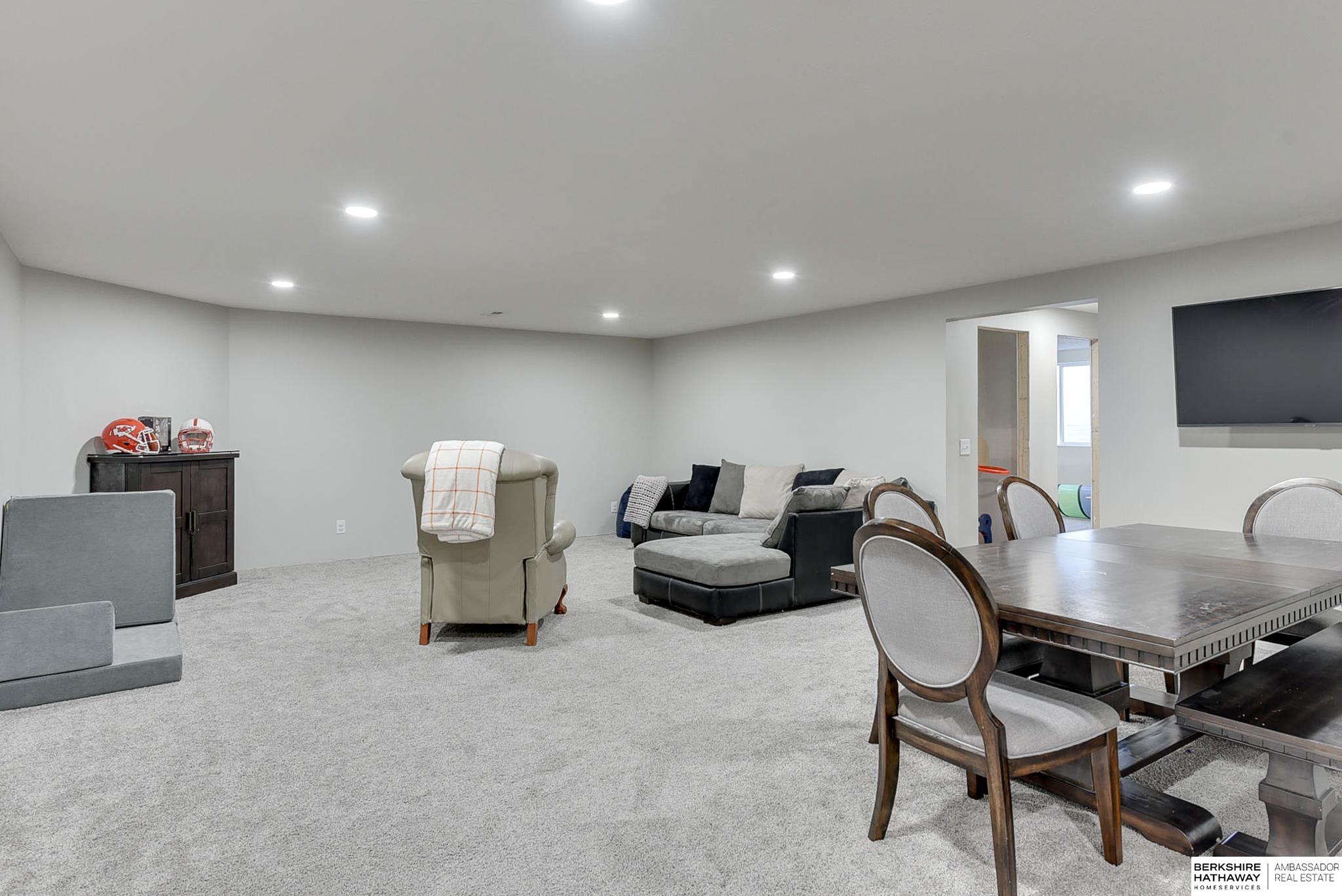 Bennington, Nebraska 68007, United States, 4 Bedrooms Bedrooms, ,1 BathroomBathrooms,Residential,Active,120045