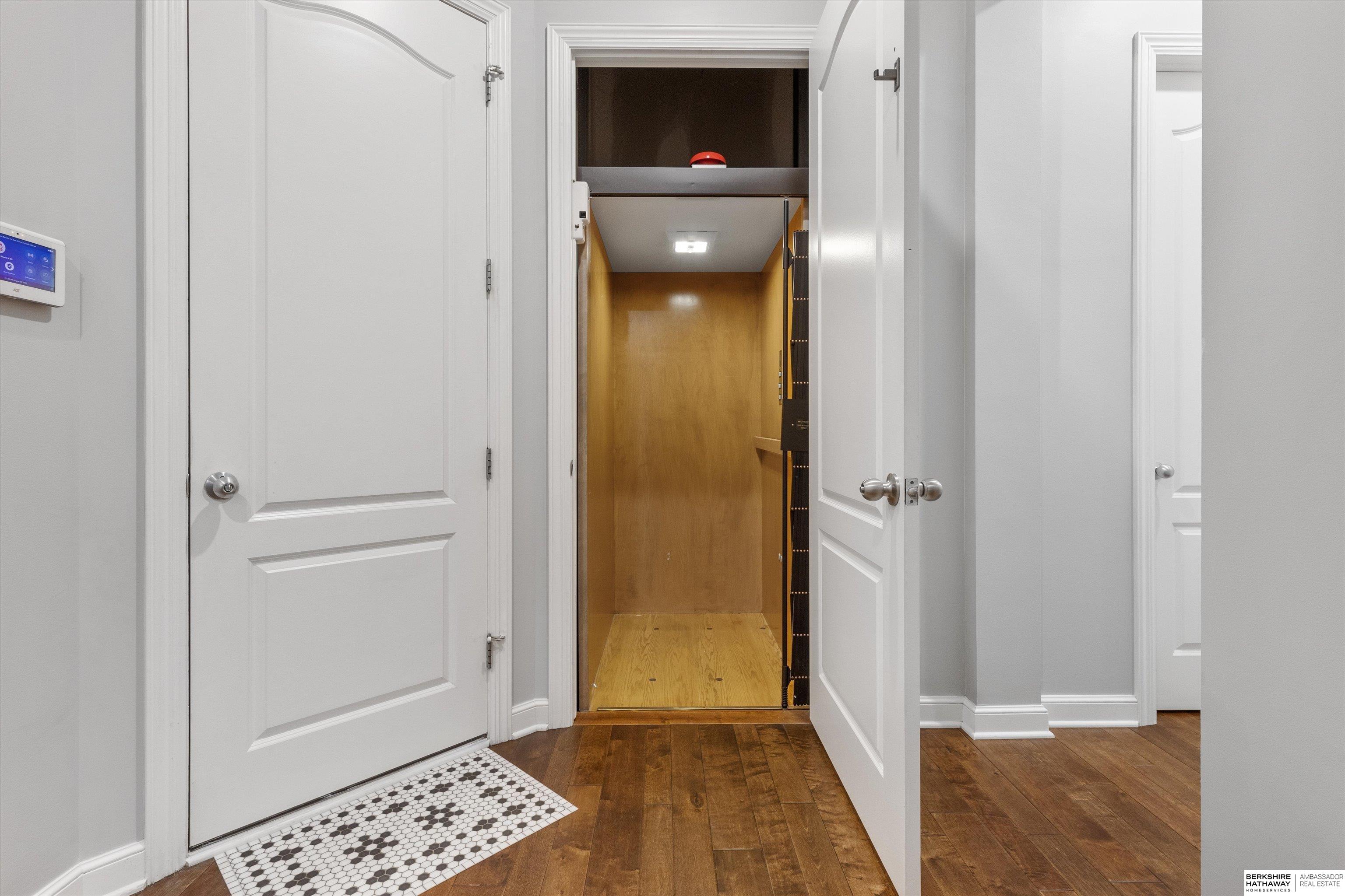 Omaha, Nebraska 68130, United States, 4 Bedrooms Bedrooms, ,5 BathroomsBathrooms,Residential,Active,21280