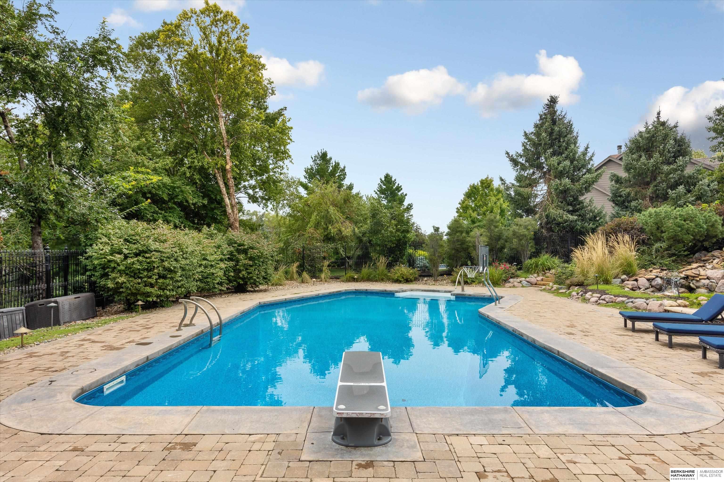 Omaha, Nebraska 68130, United States, 4 Bedrooms Bedrooms, ,5 BathroomsBathrooms,Residential,Active,21280