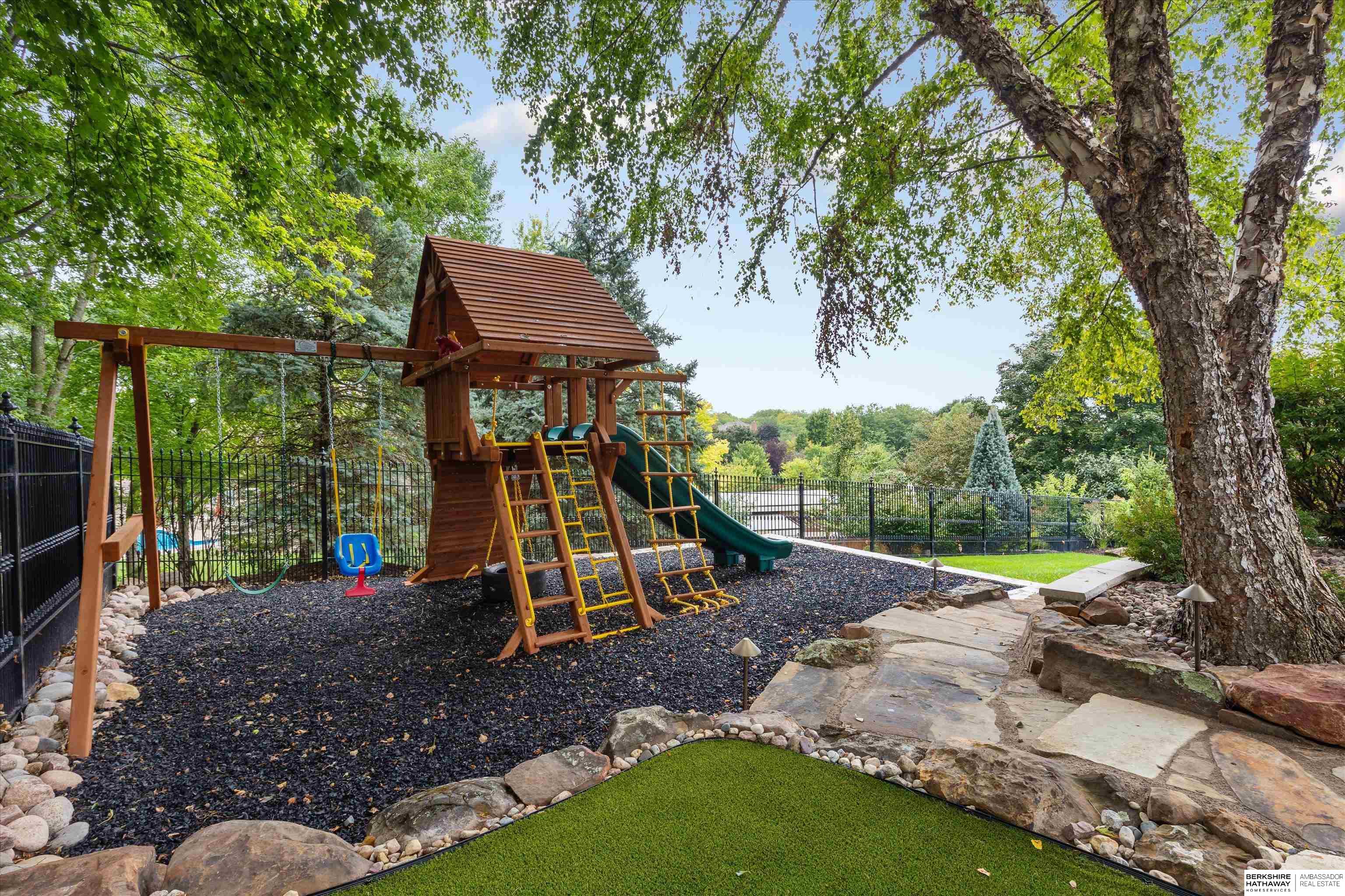 Omaha, Nebraska 68130, United States, 4 Bedrooms Bedrooms, ,5 BathroomsBathrooms,Residential,Active,21280