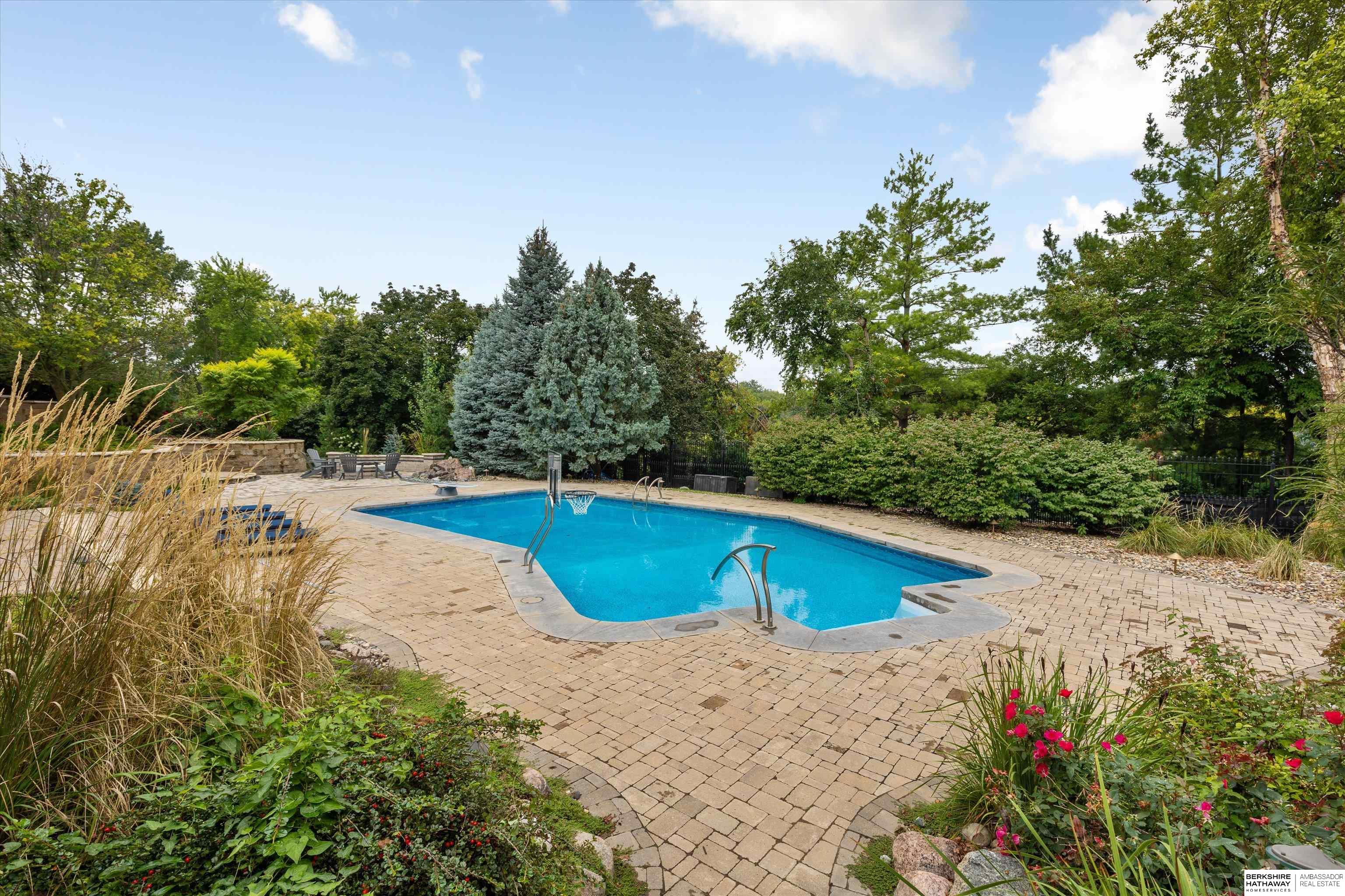 Omaha, Nebraska 68130, United States, 4 Bedrooms Bedrooms, ,5 BathroomsBathrooms,Residential,Active,21280