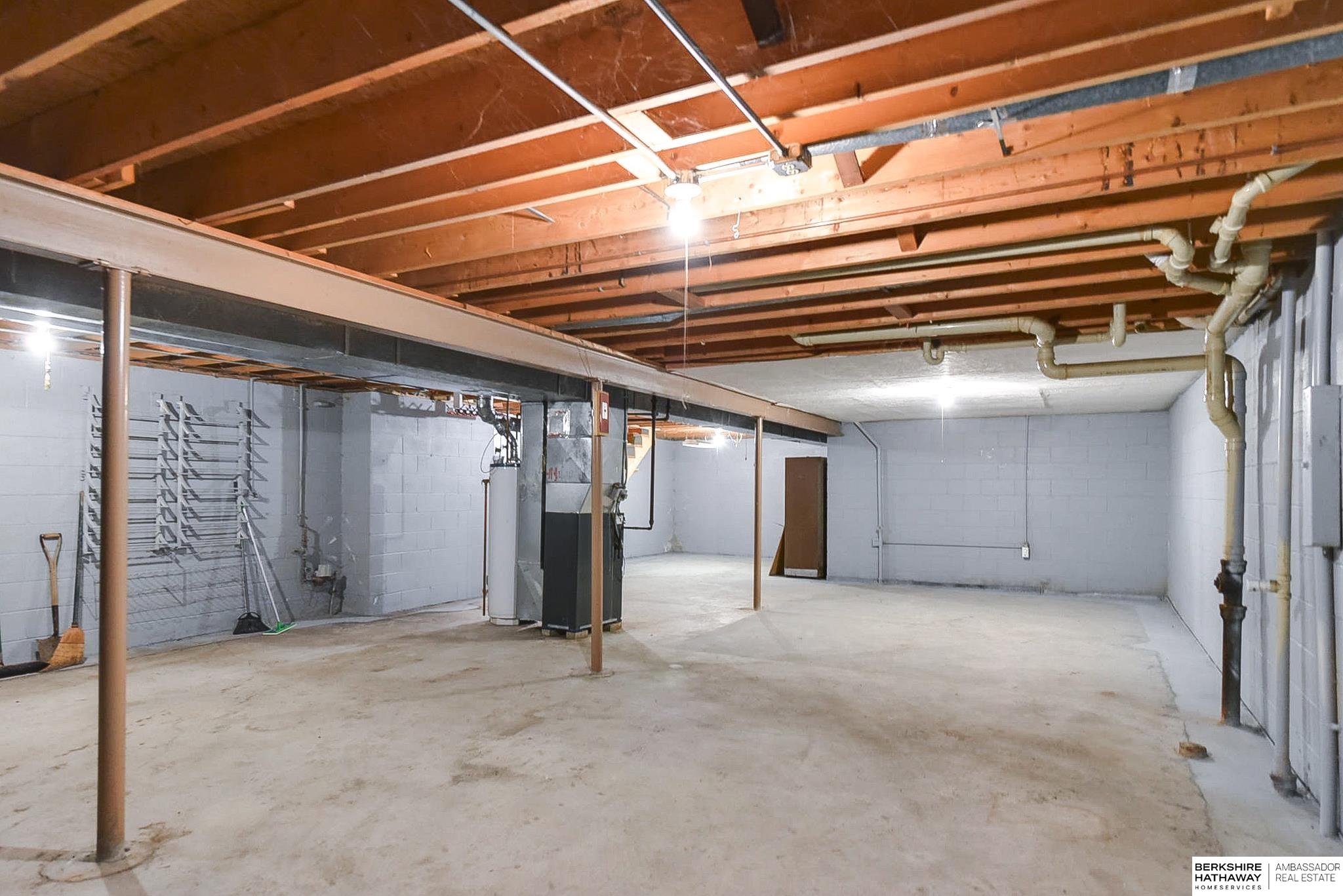 Omaha, Nebraska 68164, United States, 3 Bedrooms Bedrooms, ,2 BathroomsBathrooms,Residential,Pending,20516