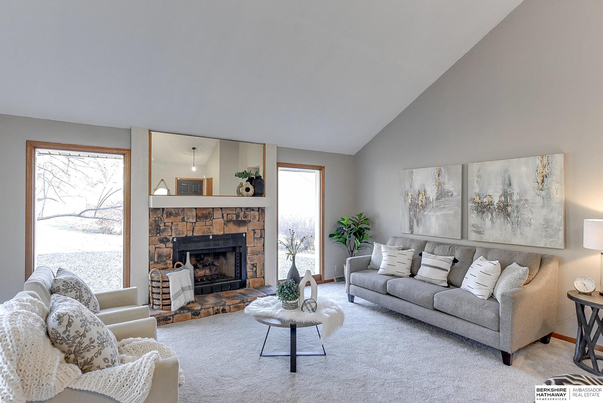 Omaha, Nebraska 68164, United States, 3 Bedrooms Bedrooms, ,2 BathroomsBathrooms,Residential,Pending,20516