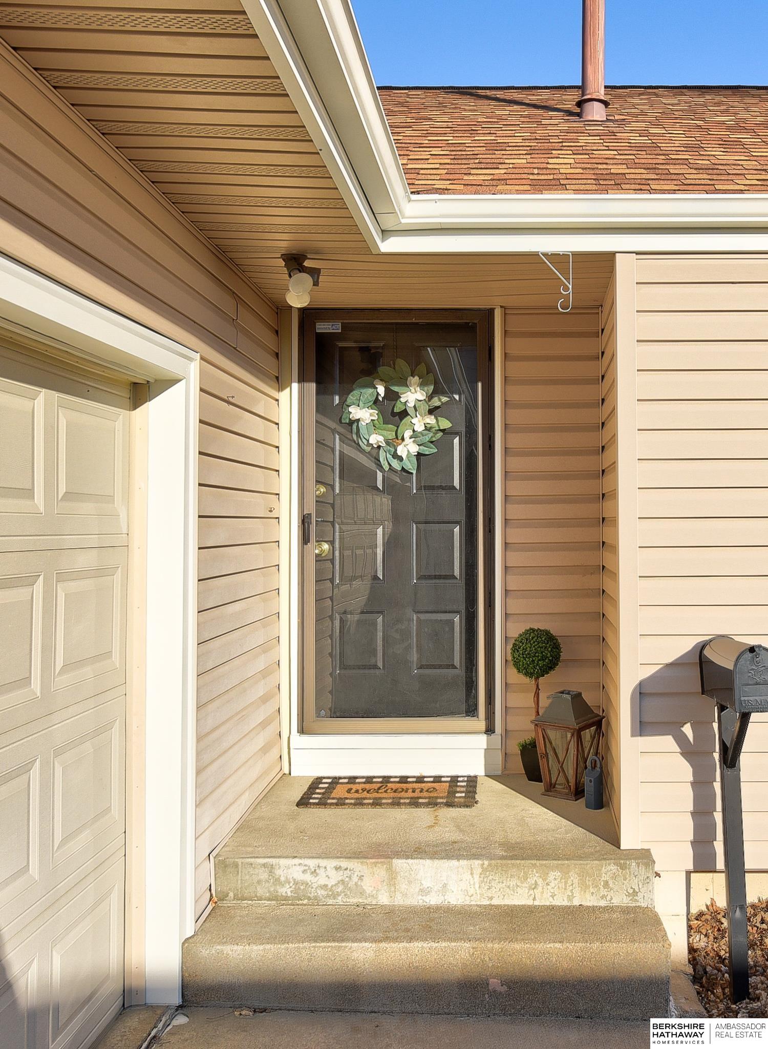 Omaha, Nebraska 68164, United States, 3 Bedrooms Bedrooms, ,2 BathroomsBathrooms,Residential,Pending,20516