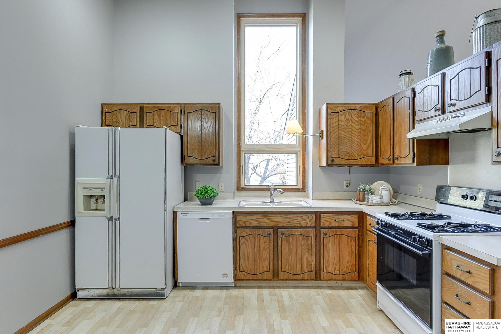 Omaha, Nebraska 68164, United States, 3 Bedrooms Bedrooms, ,2 BathroomsBathrooms,Residential,Pending,20516