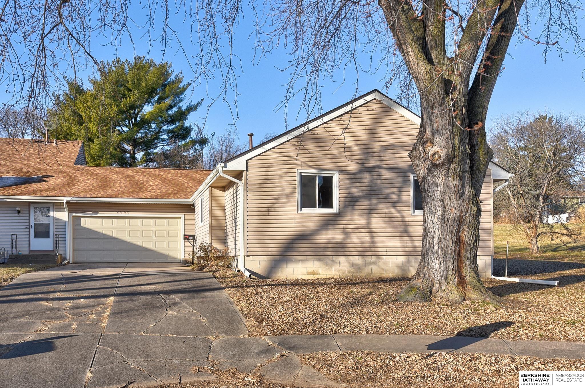 Omaha, Nebraska 68164, United States, 3 Bedrooms Bedrooms, ,2 BathroomsBathrooms,Residential,Pending,20516