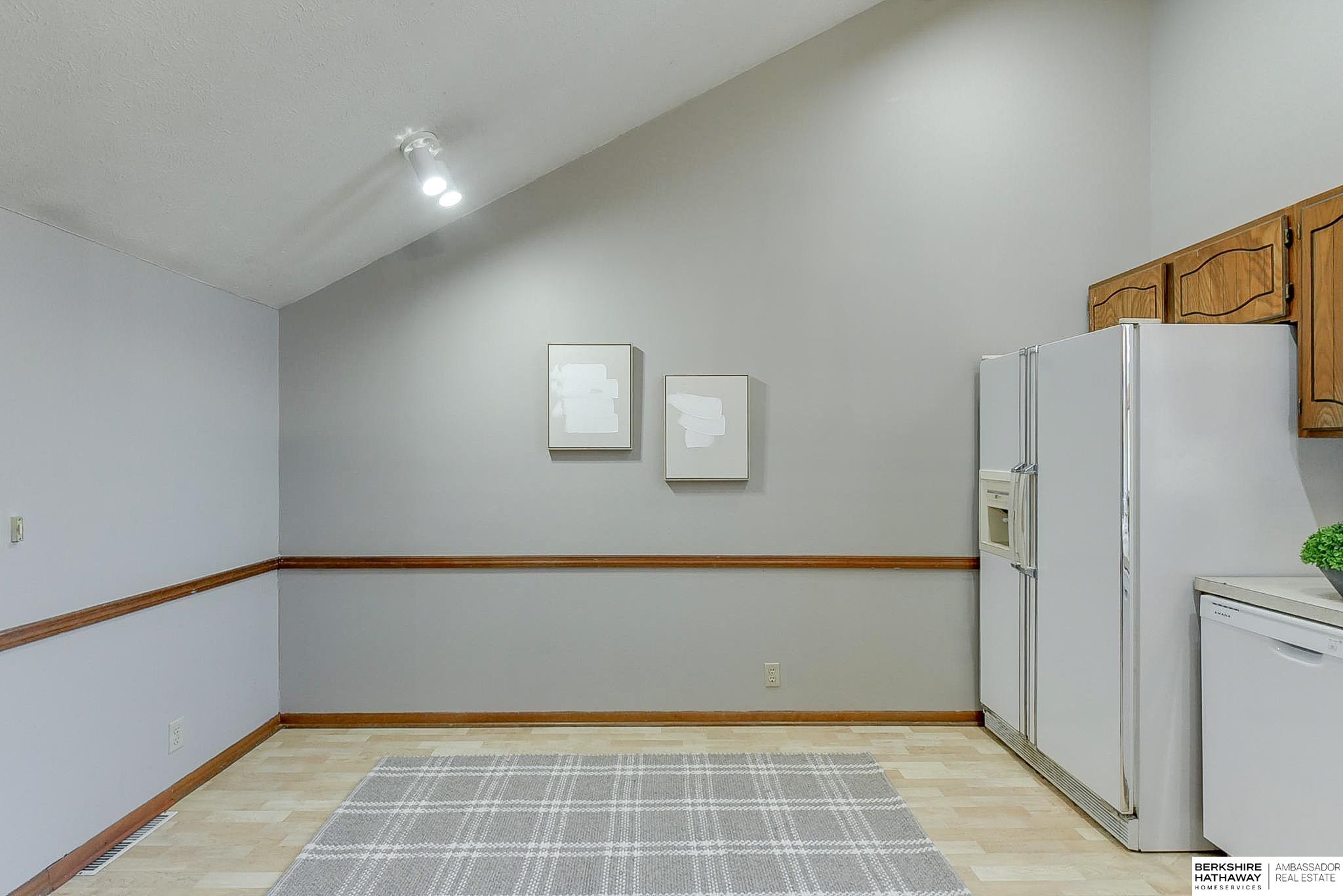 Omaha, Nebraska 68164, United States, 3 Bedrooms Bedrooms, ,2 BathroomsBathrooms,Residential,Pending,20516