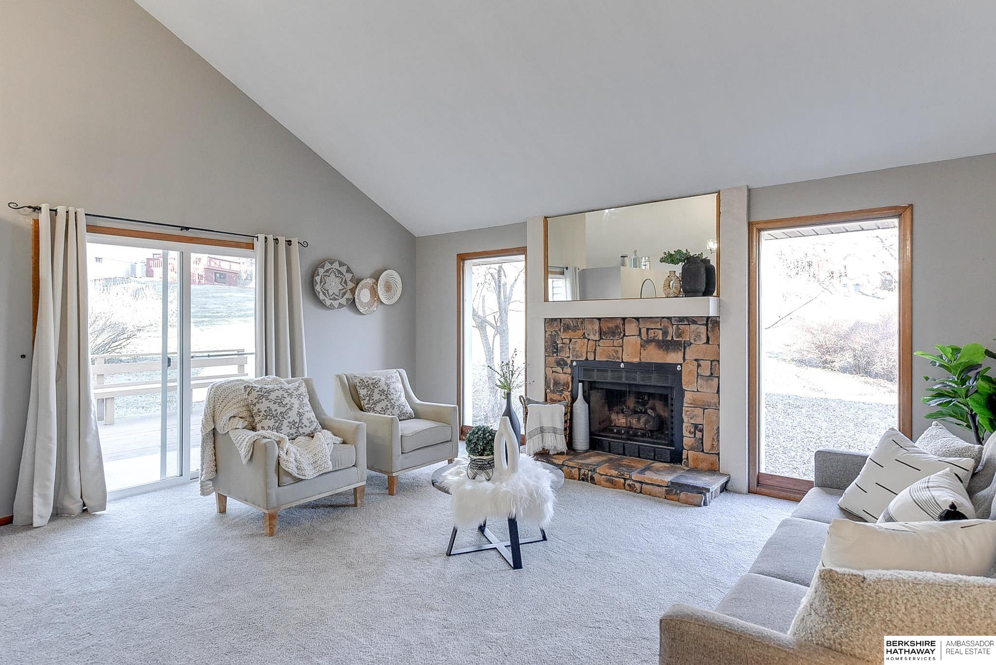 Omaha, Nebraska 68164, United States, 3 Bedrooms Bedrooms, ,2 BathroomsBathrooms,Residential,Pending,20516