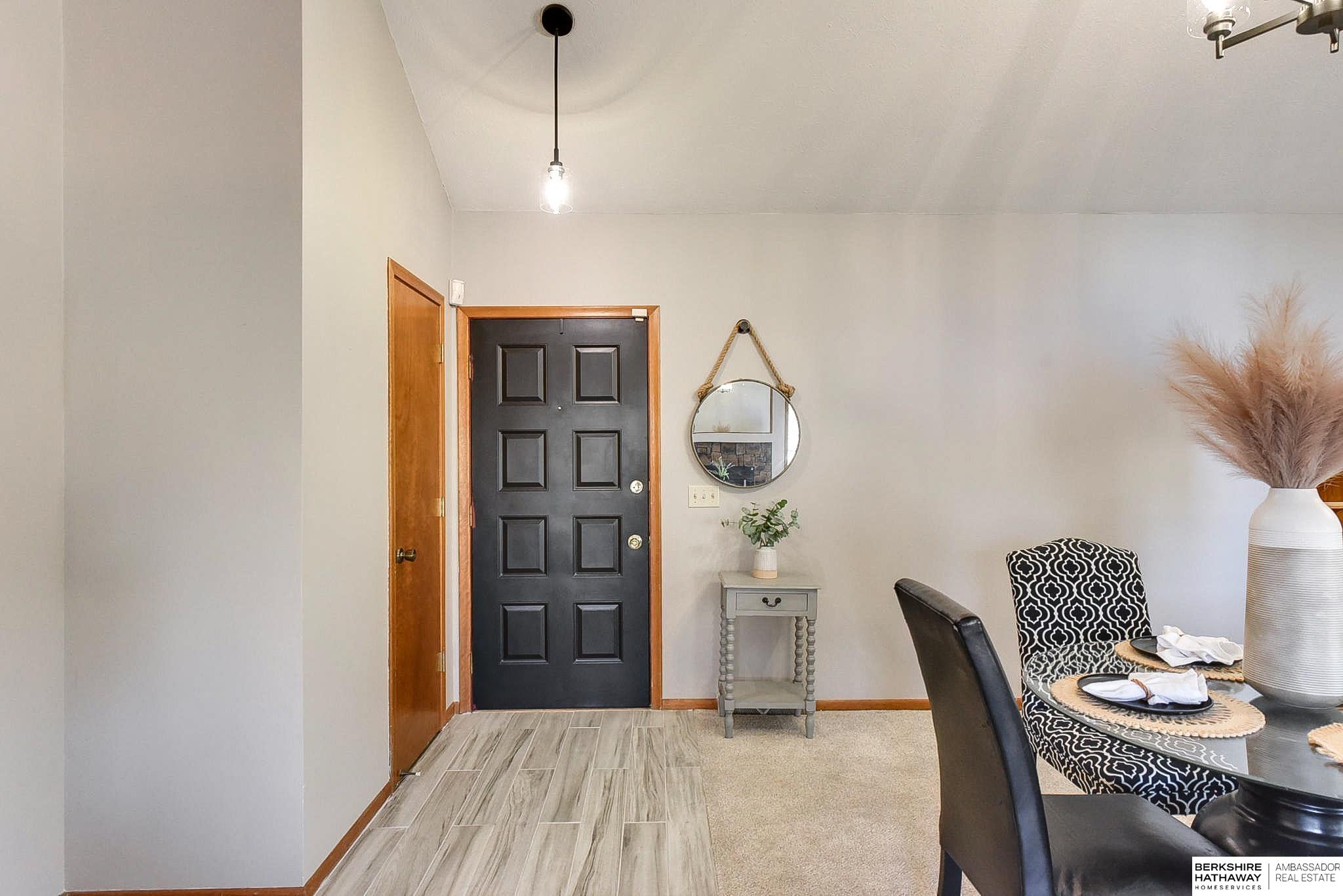 Omaha, Nebraska 68164, United States, 3 Bedrooms Bedrooms, ,2 BathroomsBathrooms,Residential,Pending,20516