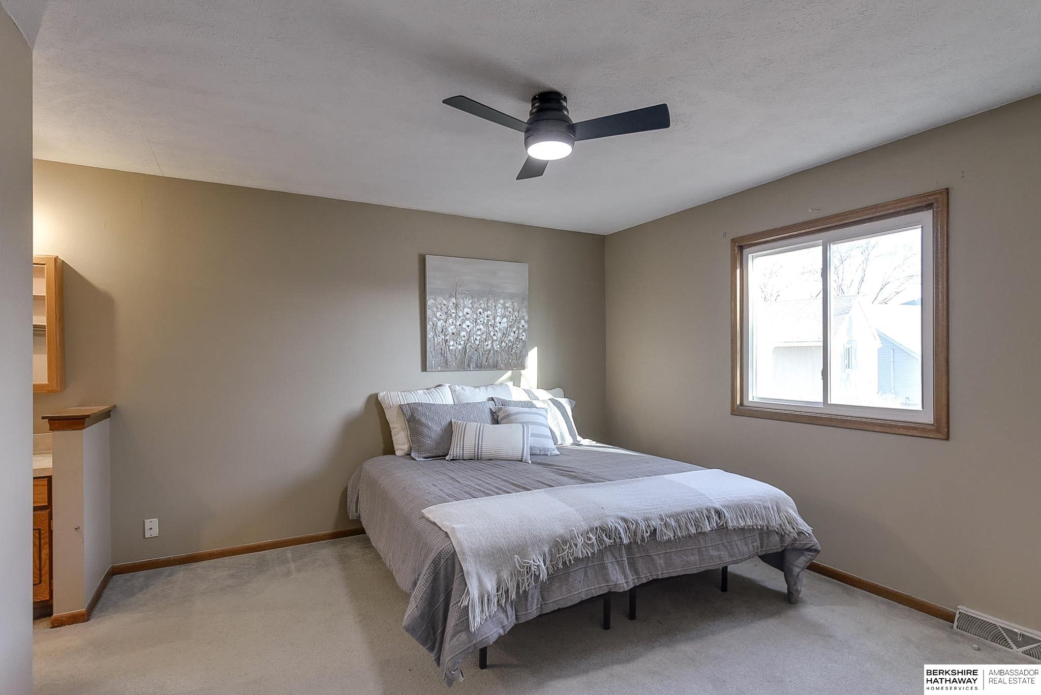 Omaha, Nebraska 68164, United States, 3 Bedrooms Bedrooms, ,2 BathroomsBathrooms,Residential,Pending,20516