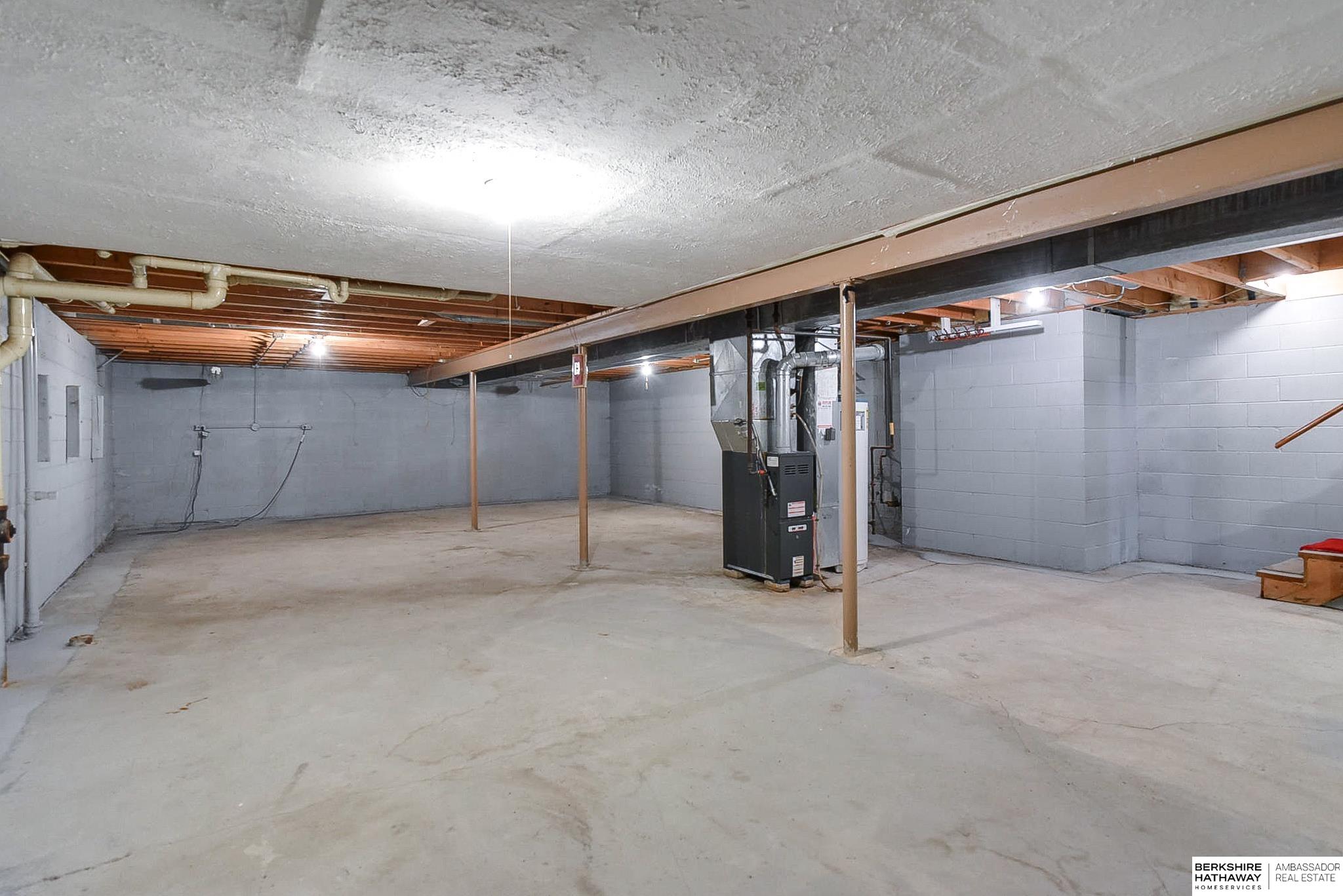 Omaha, Nebraska 68164, United States, 3 Bedrooms Bedrooms, ,2 BathroomsBathrooms,Residential,Pending,20516