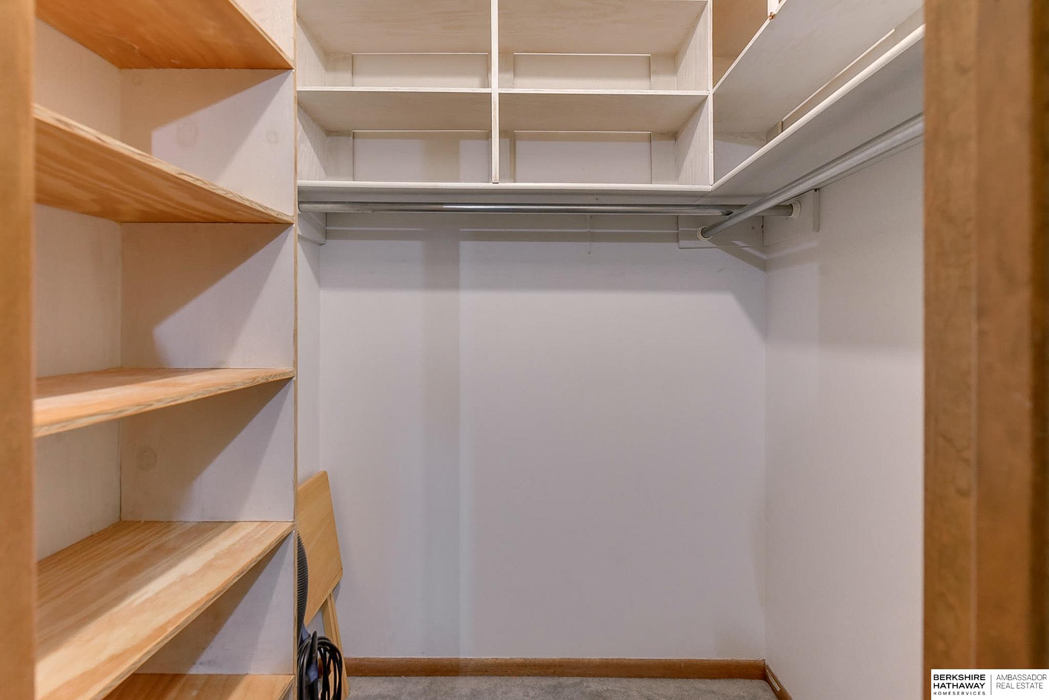 Omaha, Nebraska 68164, United States, 3 Bedrooms Bedrooms, ,2 BathroomsBathrooms,Residential,Pending,20516