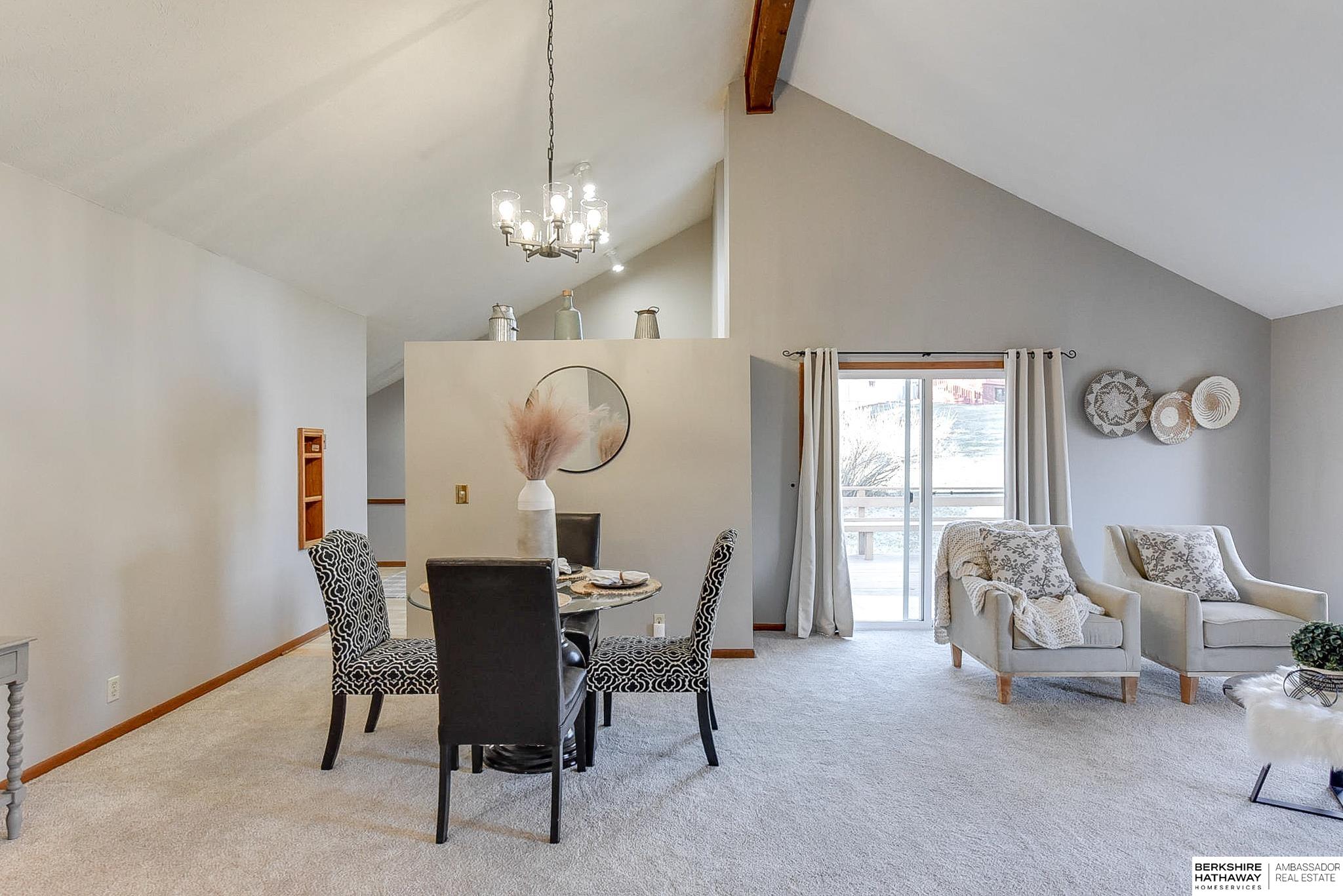 Omaha, Nebraska 68164, United States, 3 Bedrooms Bedrooms, ,2 BathroomsBathrooms,Residential,Pending,20516