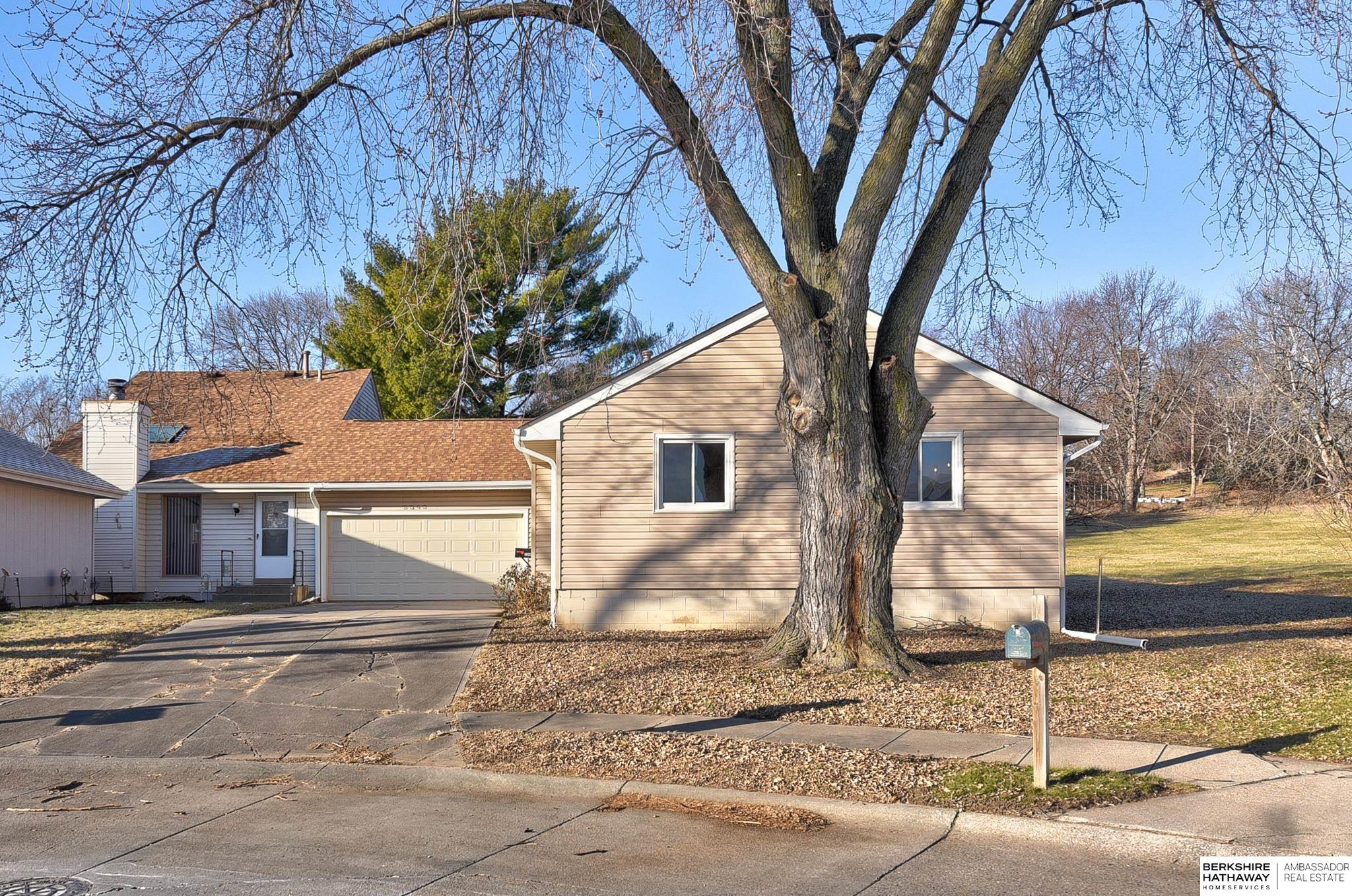 Omaha, Nebraska 68164, United States, 3 Bedrooms Bedrooms, ,2 BathroomsBathrooms,Residential,Pending,20516